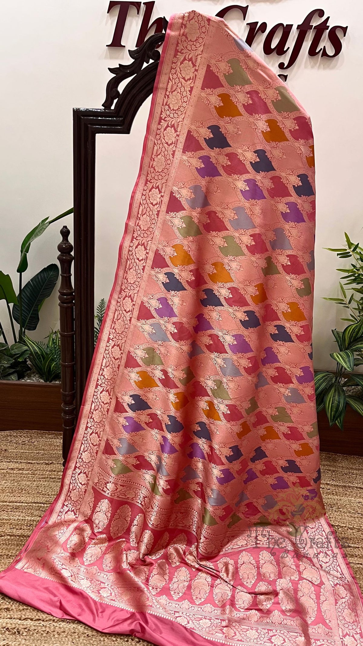 Rangkat Pure Katan Silk Handloom Banarasi Saree - Jaal Work