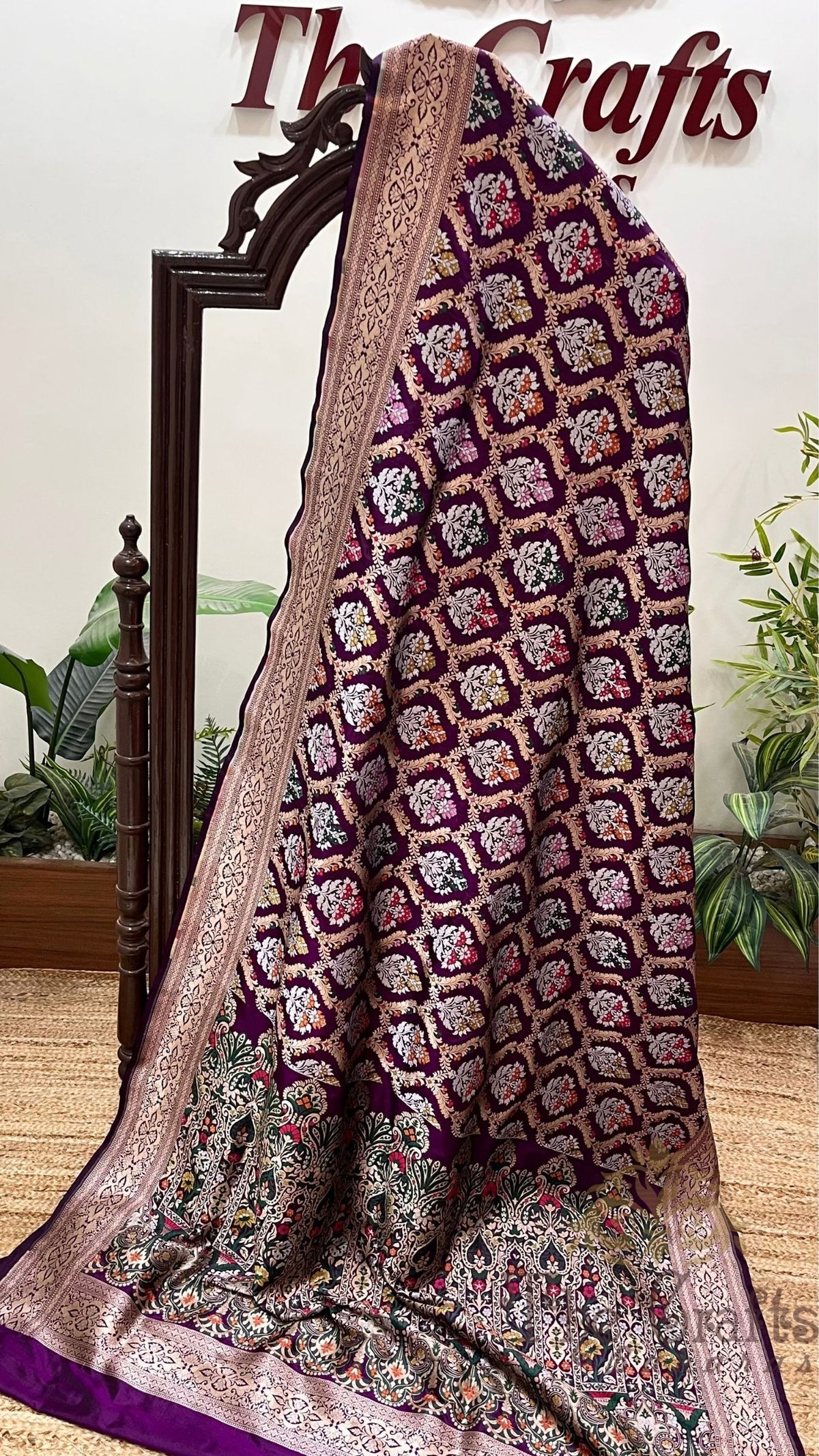 Pure Katan Silk Handloom Banarasi Saree - Jaal Work with Meenakari