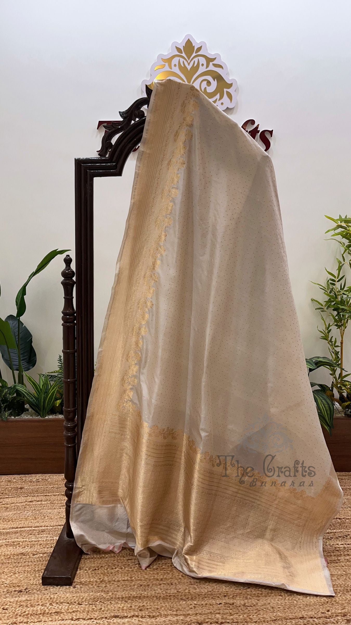 Pure Katan Silk Handloom Banarasi Saree - Chunri Buti