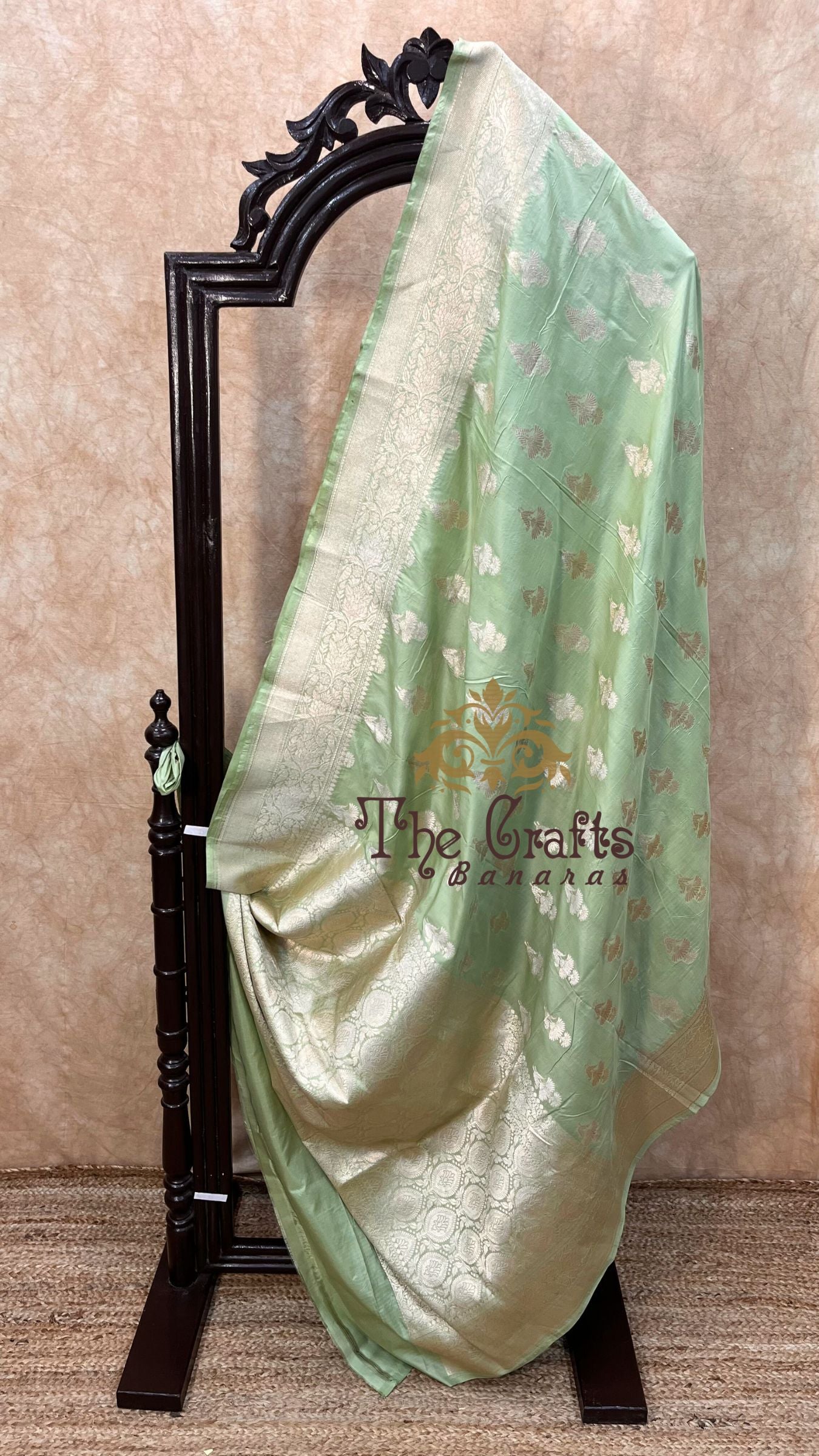 Pure Katan Silk Handloom Banarasi Saree - Jaal work