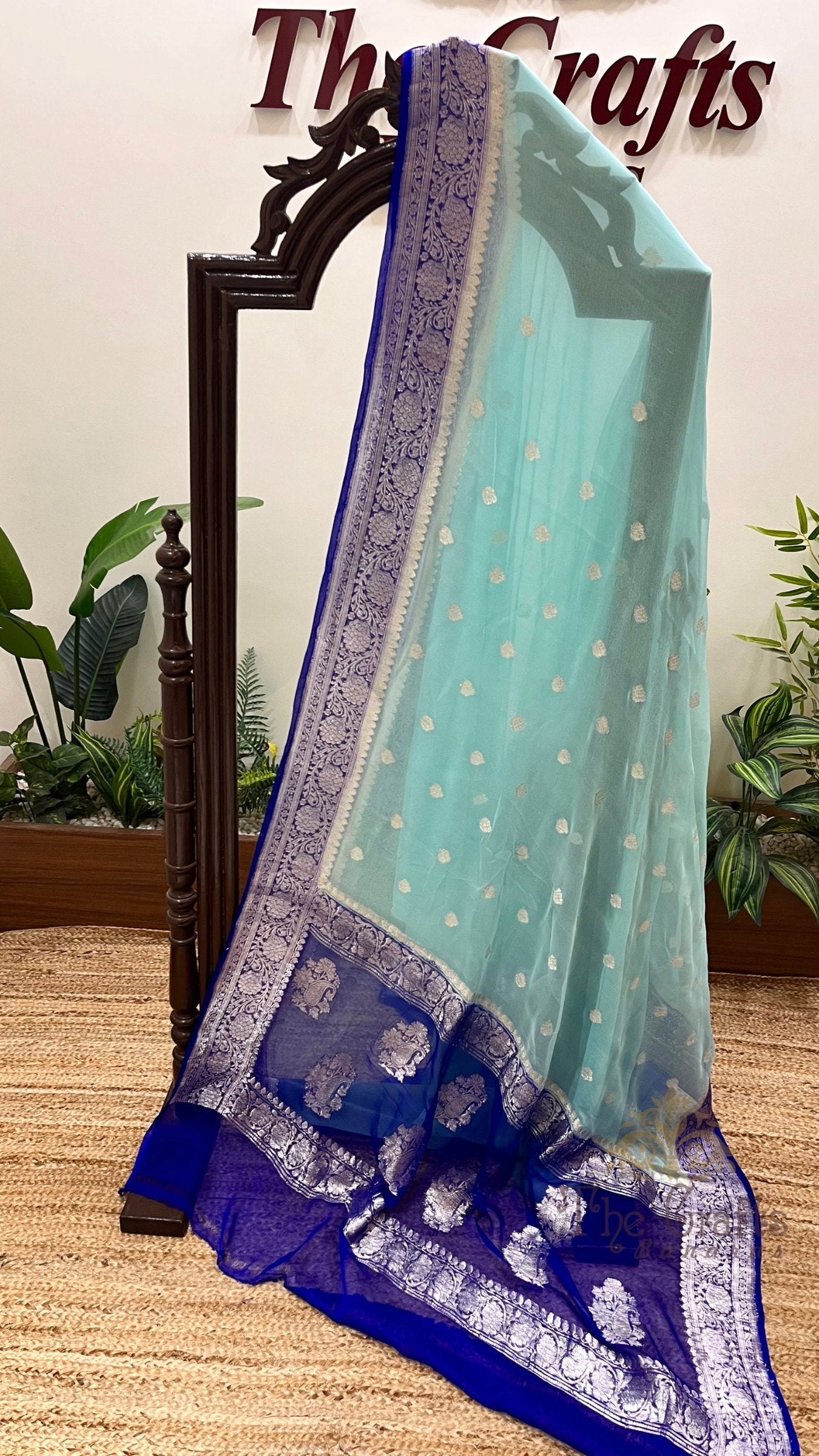 Pure Georgette Banarasi Handloom Saree - Silver Zari