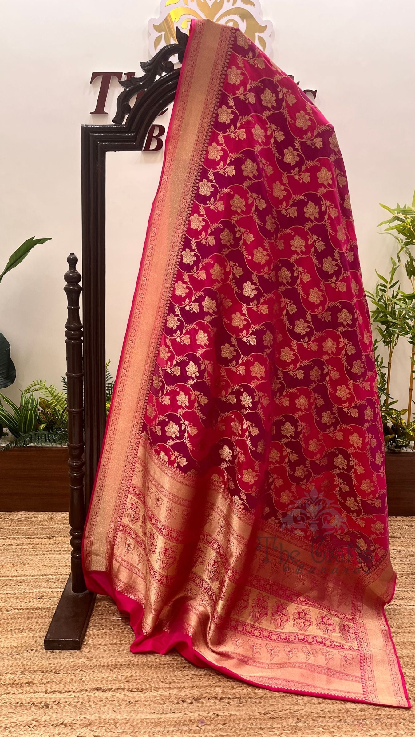 Rangkat Pure Katan Silk Handloom Banarasi Saree - Jaal Work With Meenakari