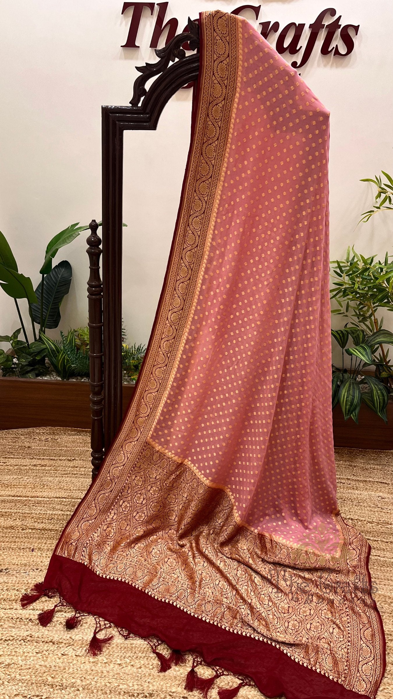 Khaddi Georgette Banarasi Saree - Gold Zari