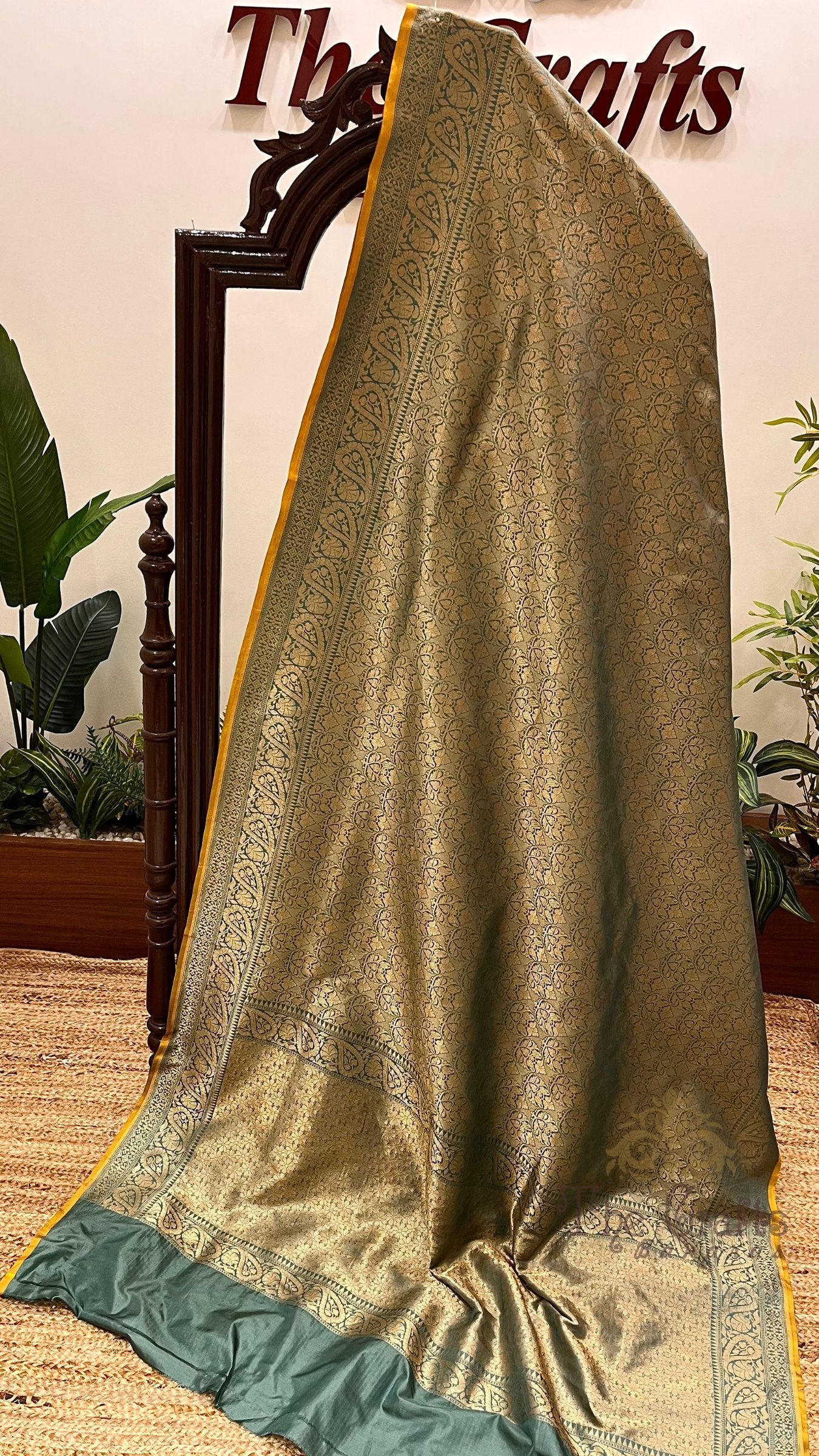 Pure Katan Silk Handloom Banarasi Saree - Tanchui Brocade