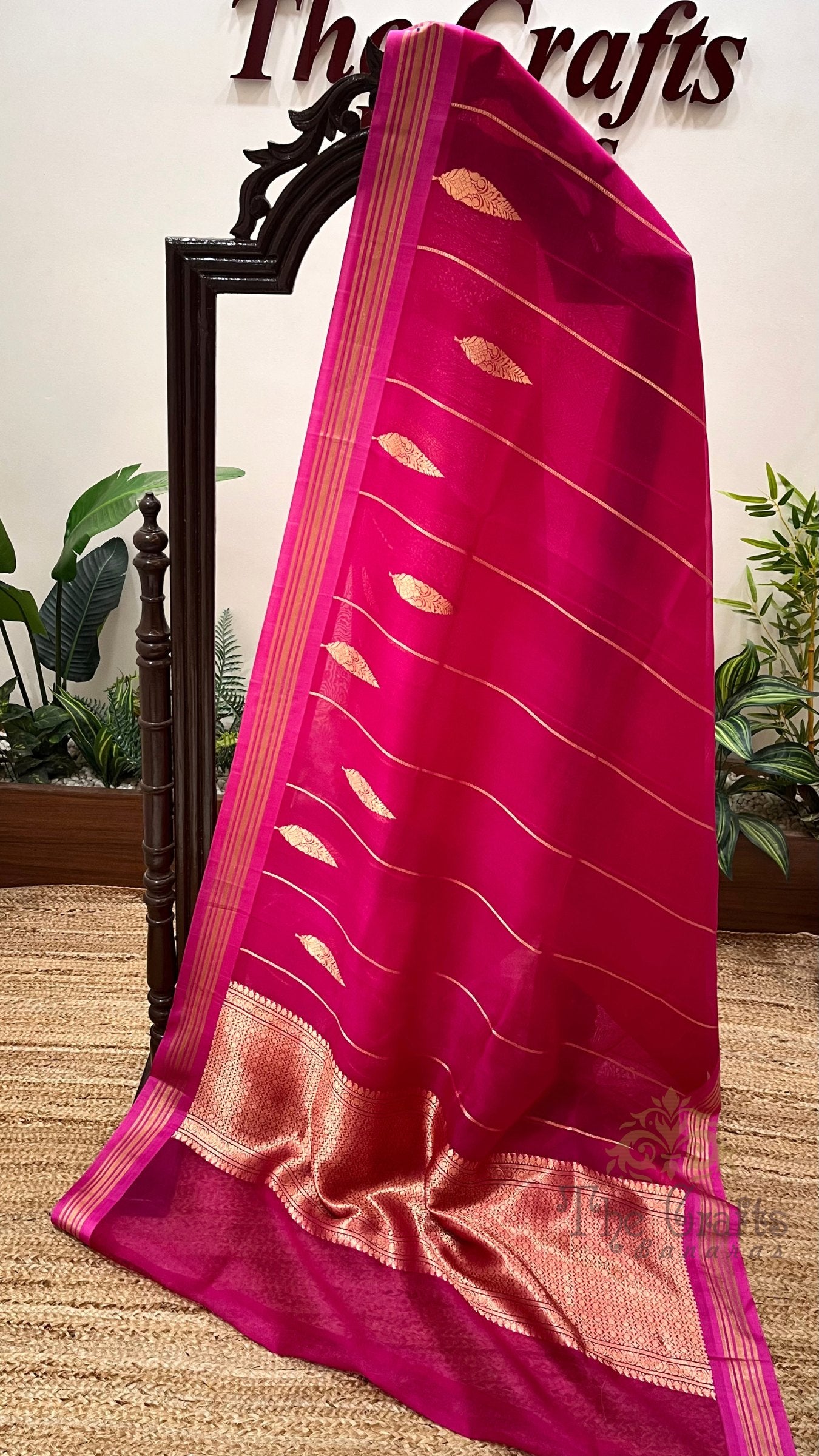 Pure Kora Silk Handloom Banarasi Saree - with kadhua motifs