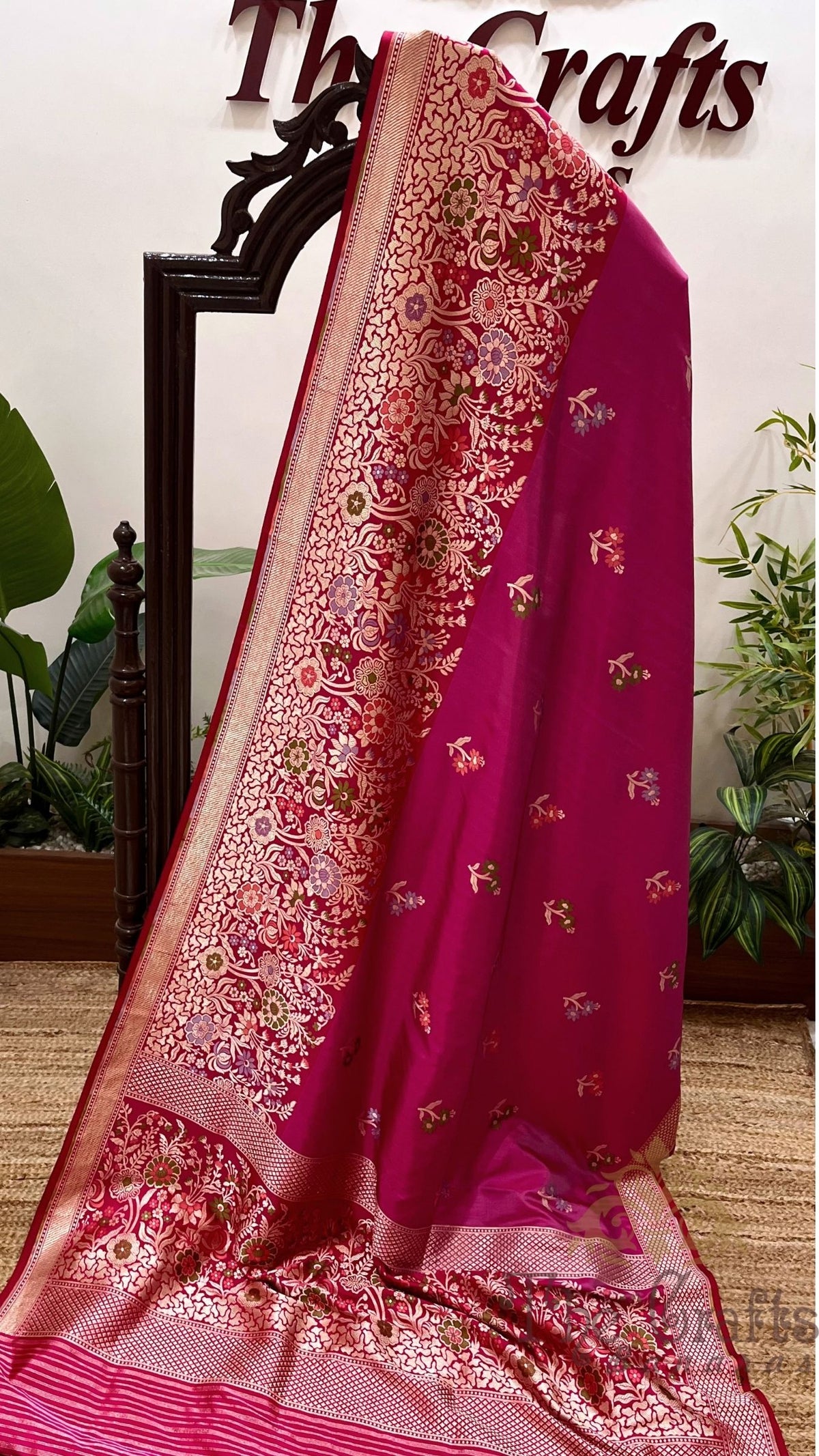 Pure Ektara Katan Silk Handloom Banarasi Saree - with kadhua meenakari motifs