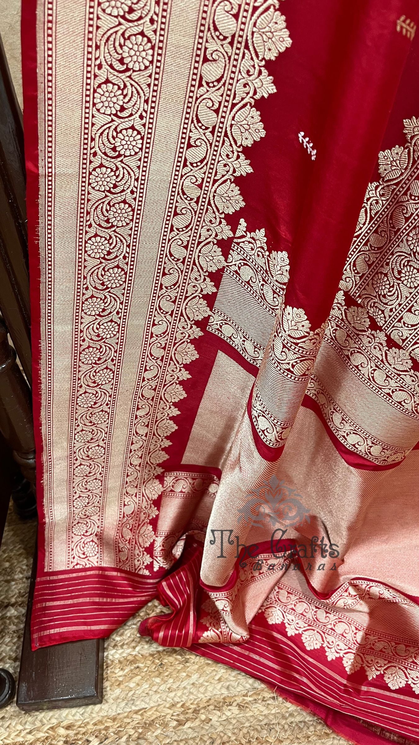 Rangkat Pure Katan Silk Handloom Banarasi Saree - with kadhua work