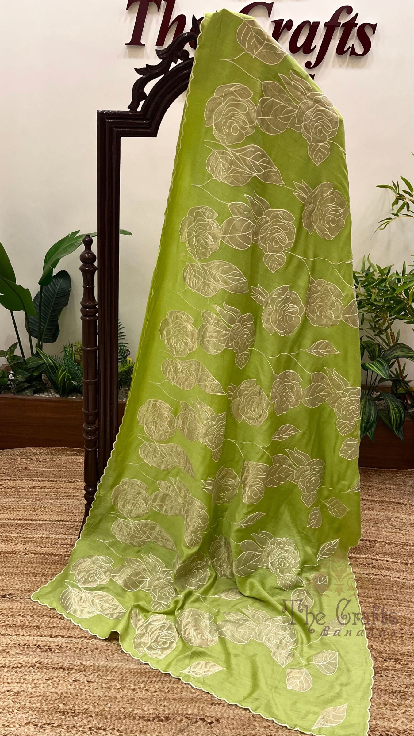 Pure Munga Silk Banarasi Saree - Floral Appliqué Work