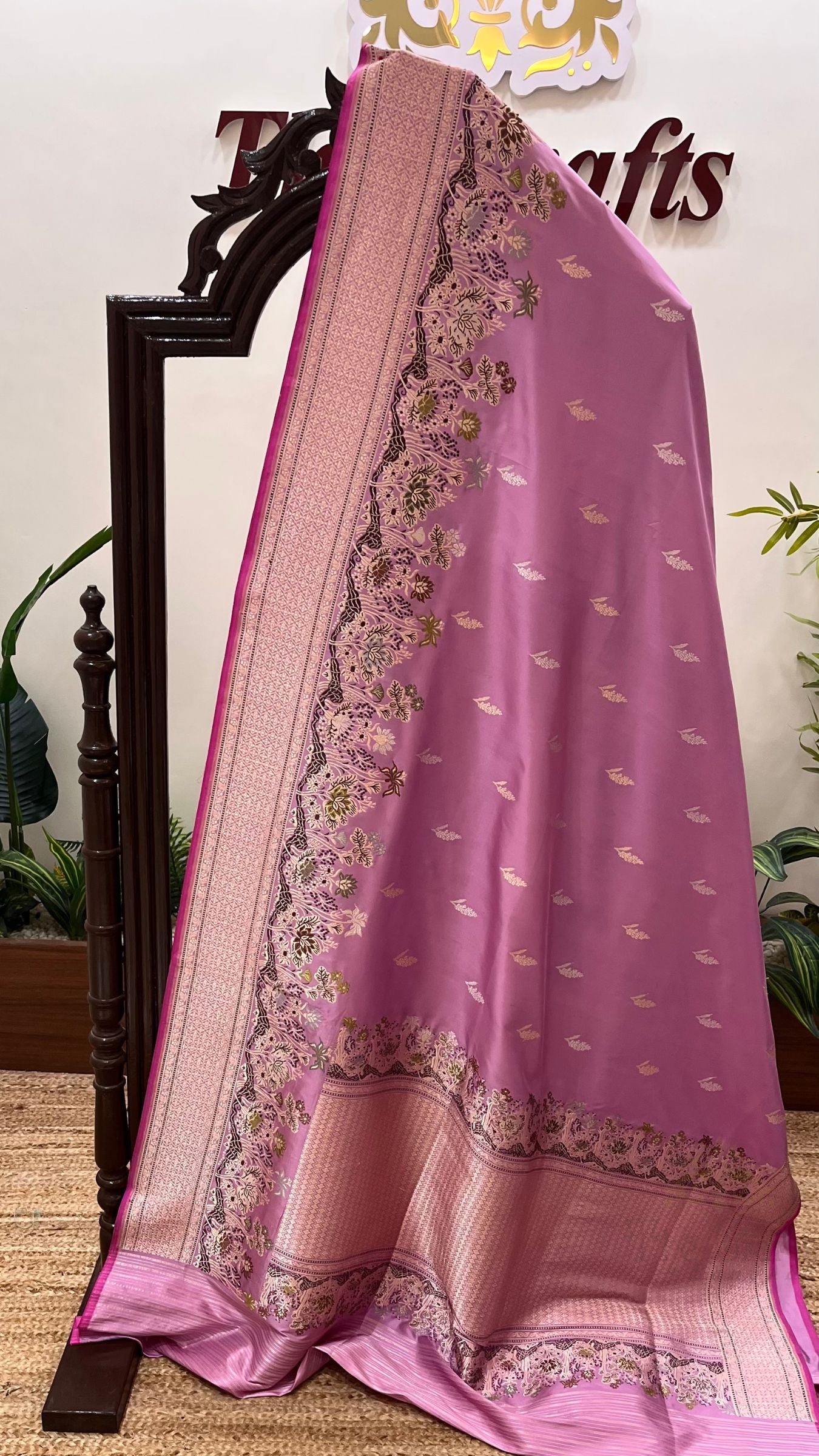 Pure Katan Silk Handloom Banarasi Saree - with kadhua meenakari motifs