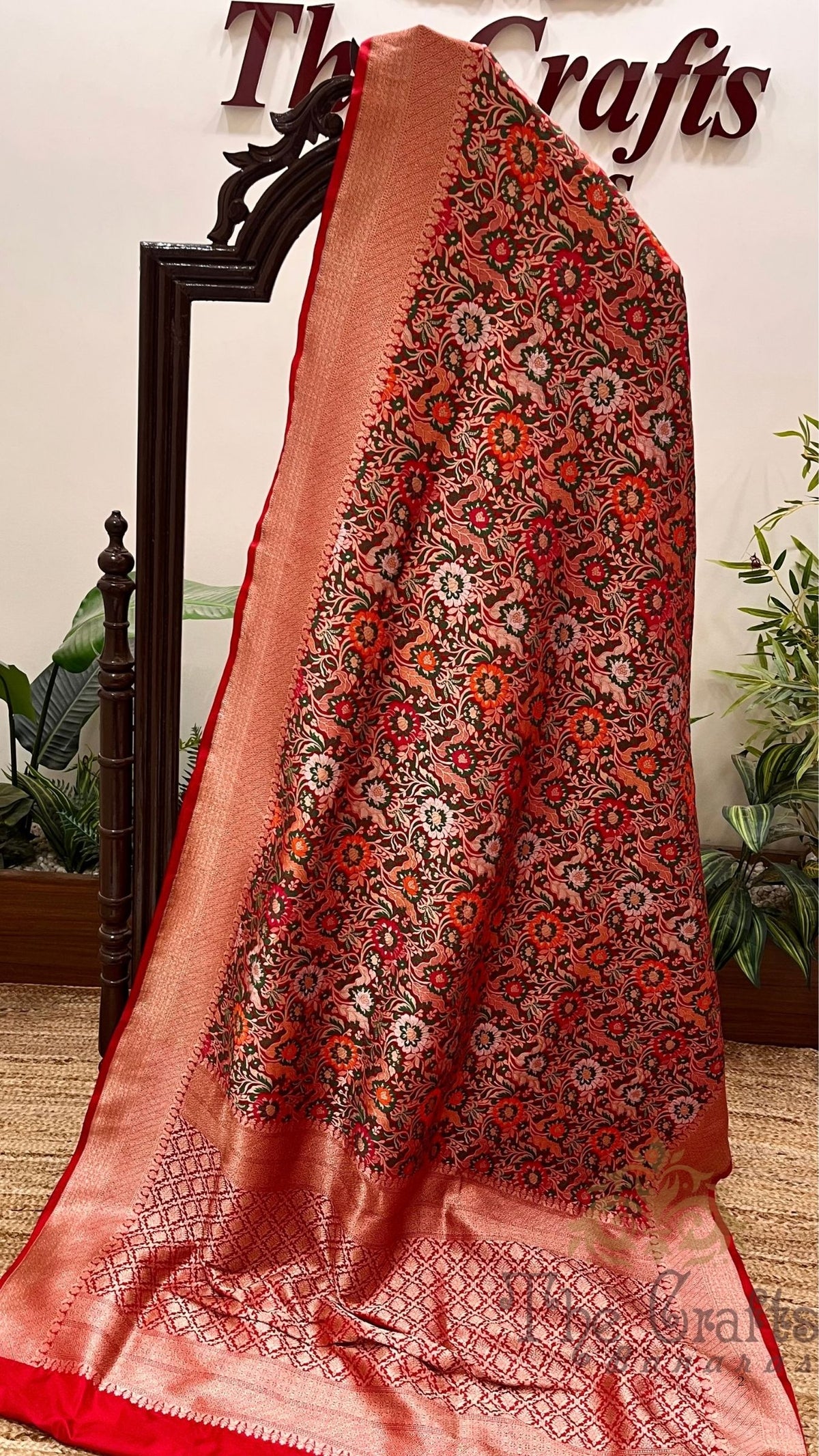 Pure Katan Silk Handloom Banarasi Saree - Jaal Work with Meenakari