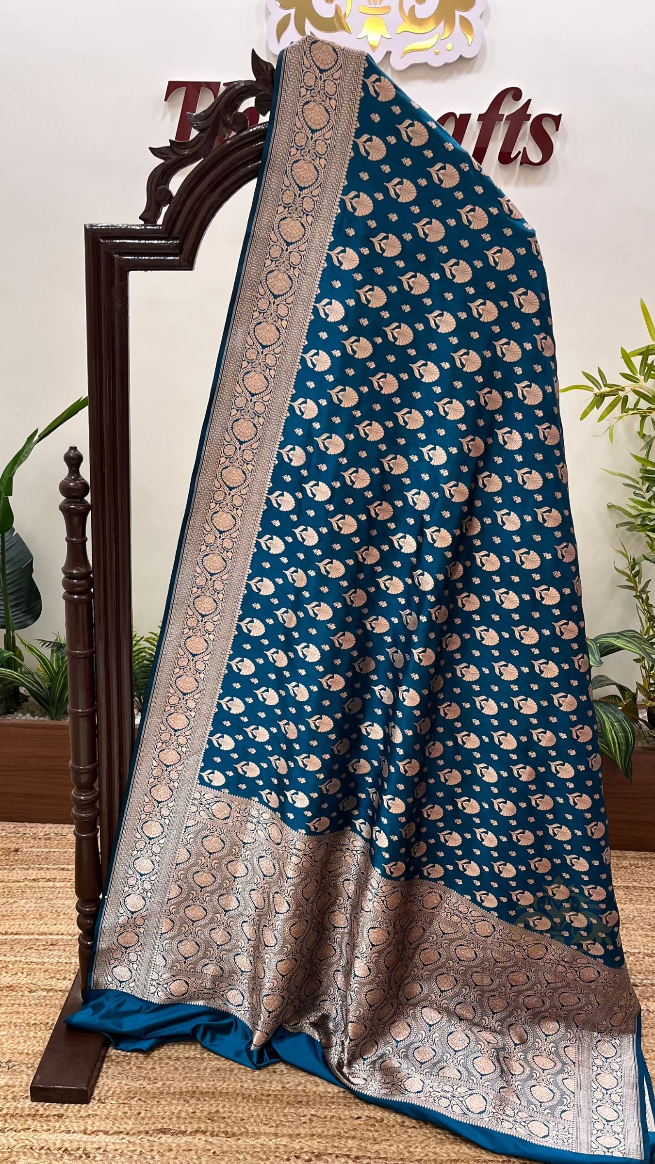 Pure Katan Silk Handloom Banarasi Saree - Jaal work