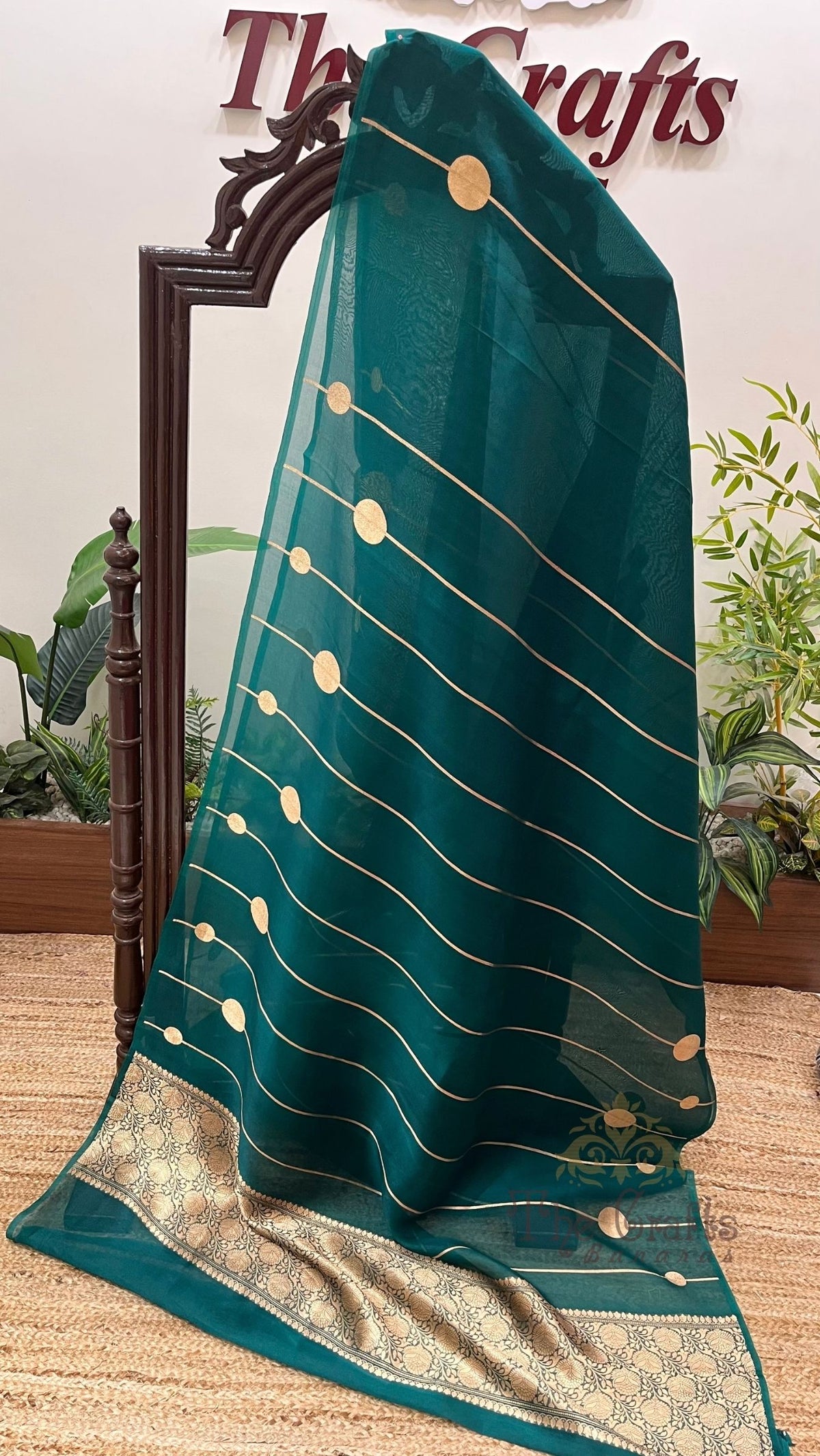 Pure Kora Silk Handloom Banarasi Saree - with kadhua motifs