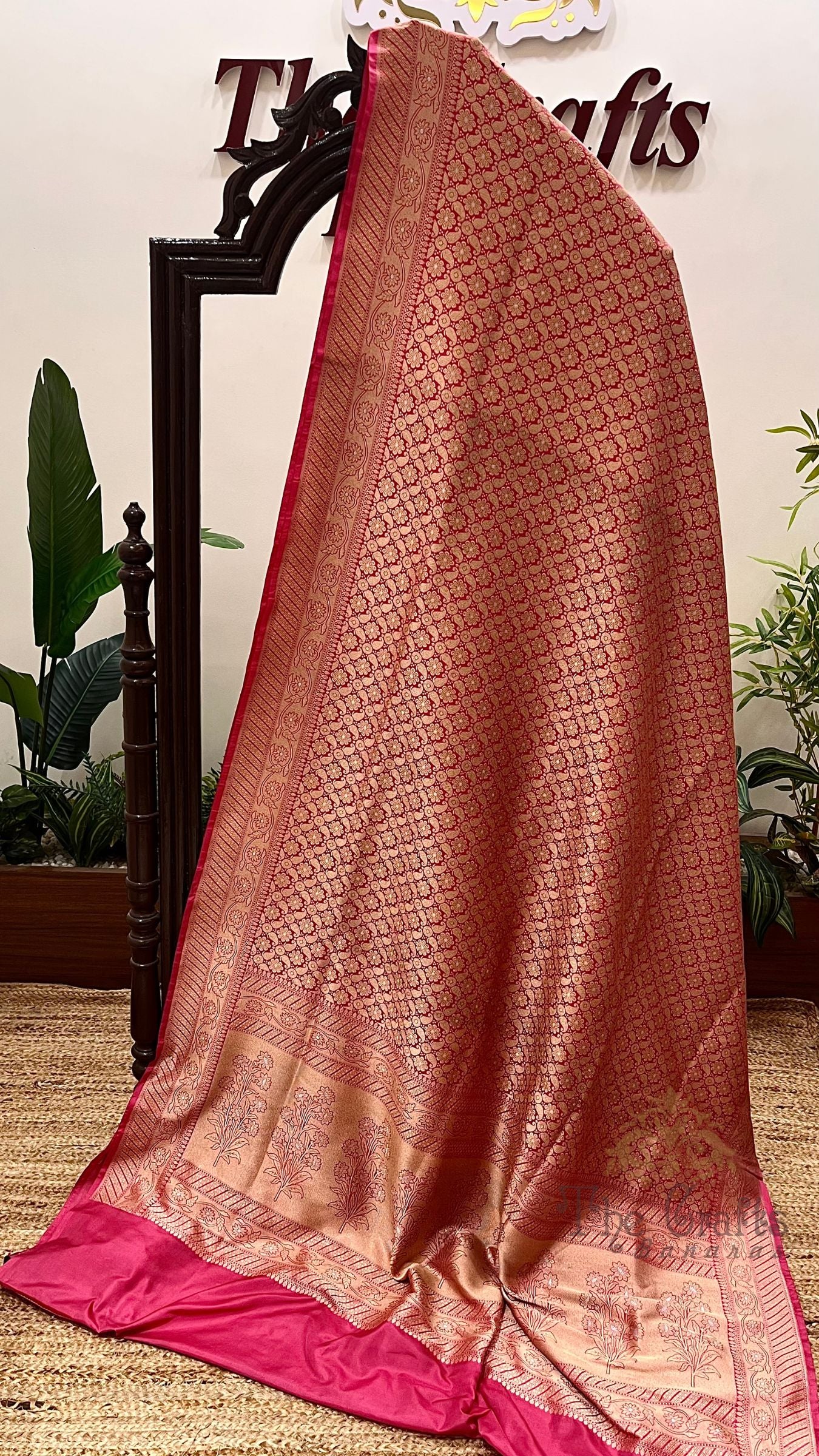 Pure Katan Silk Handloom Banarasi Saree - Tanchui Brocade Meena