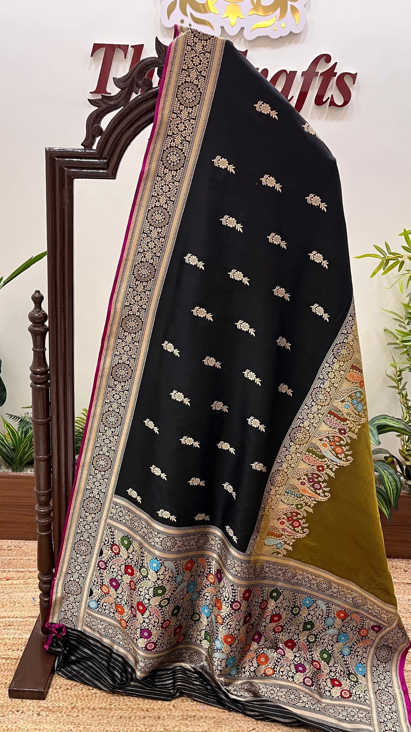 Pure Katan Silk Handloom Banarasi Saree - with Kadhua Meenakari Work