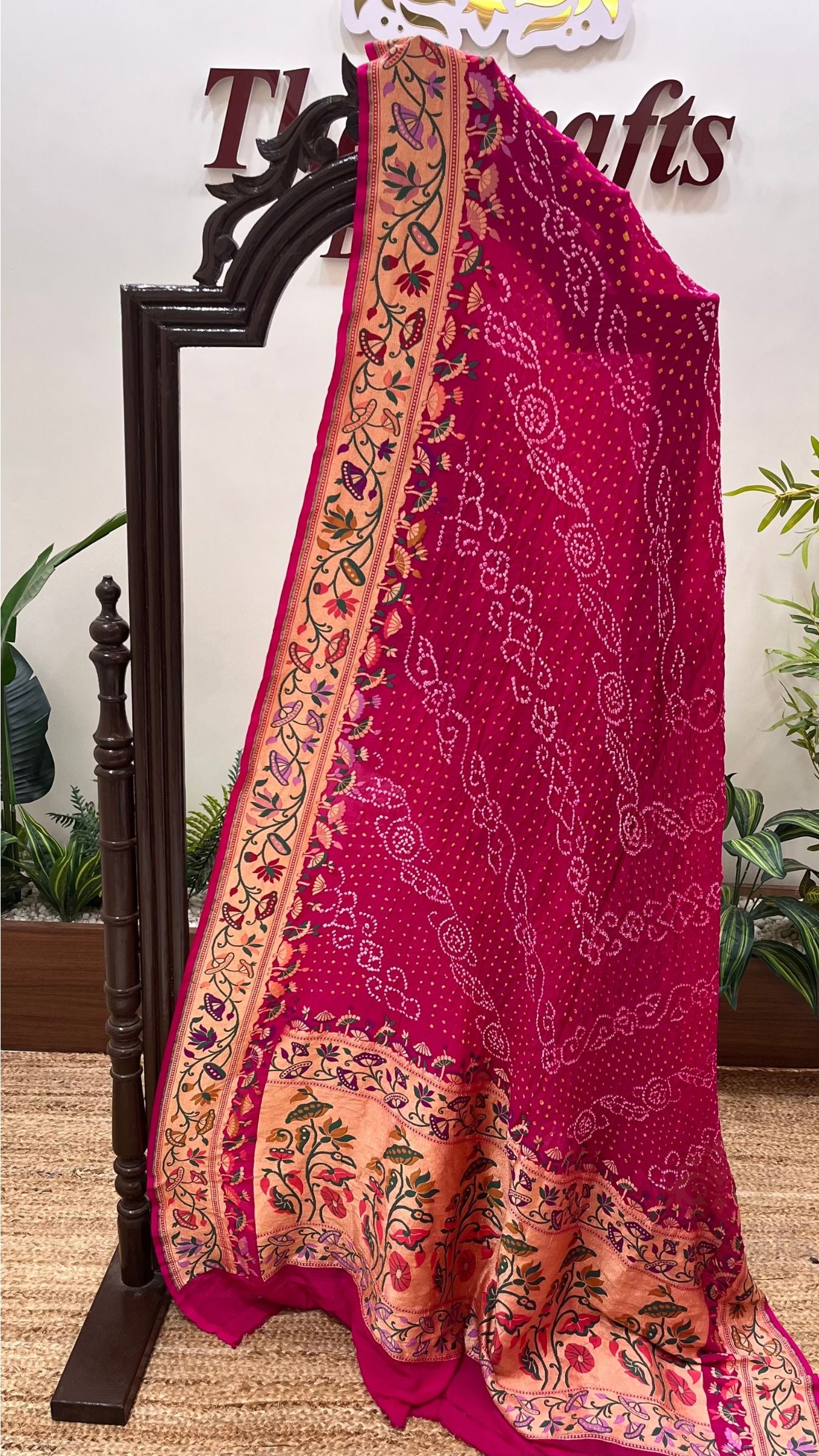 Khaddi Georgette Banarasi Handloom Bandhej Dupatta