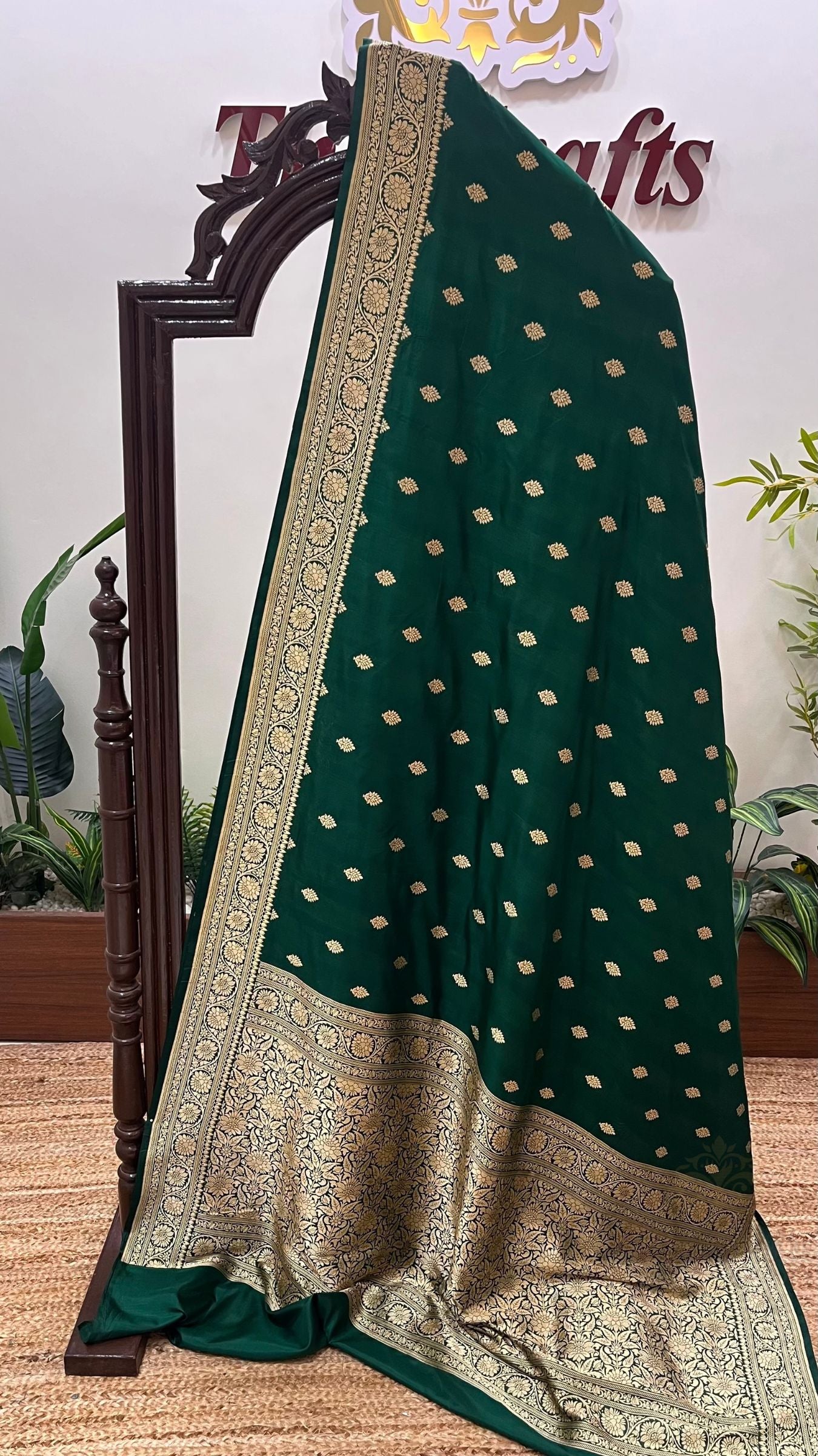 Pure Katan Silk Handloom Banarasi Saree - Jaal work