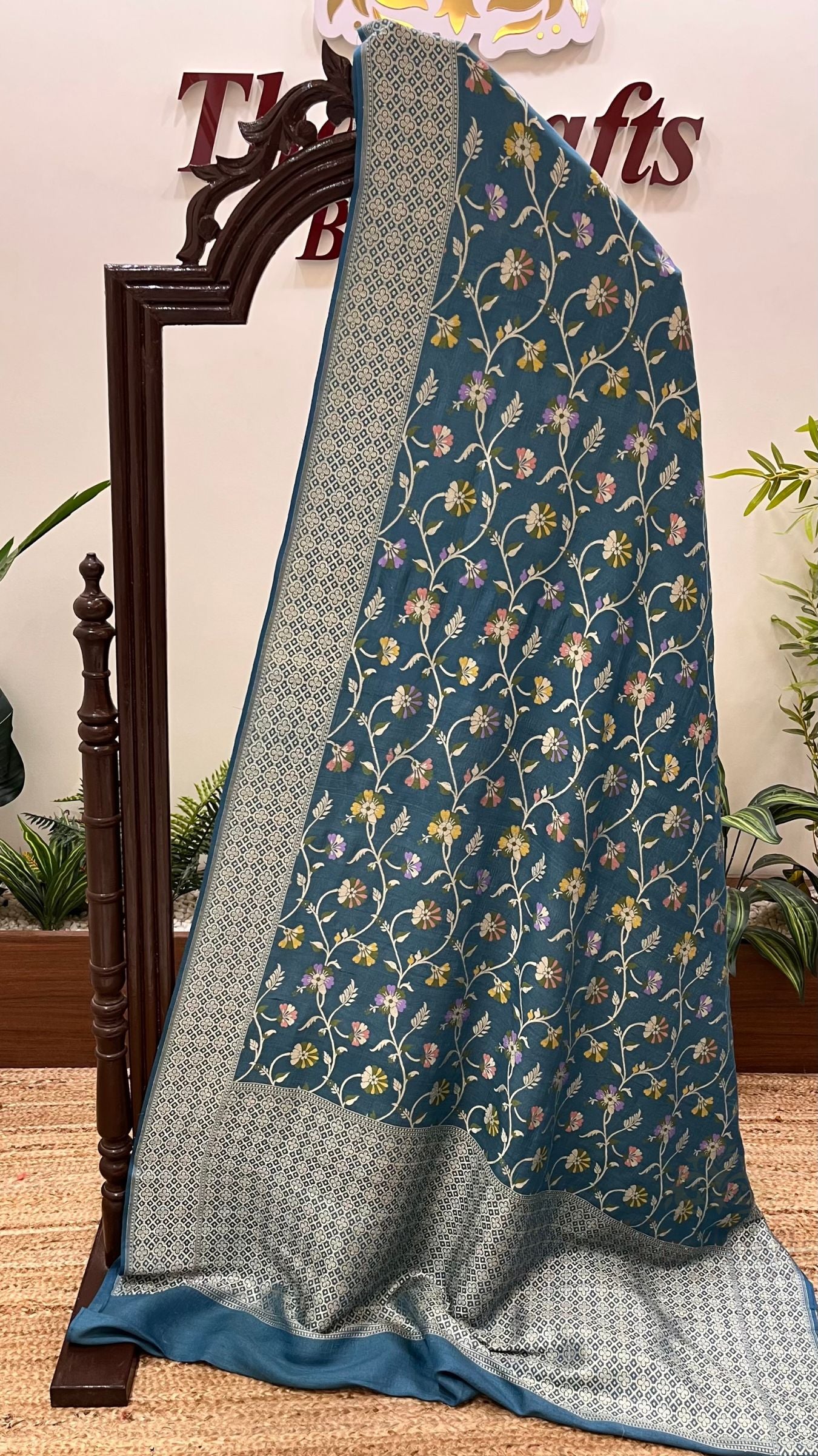 Tussar Georgette Handloom Banarasi Saree - Meenakari