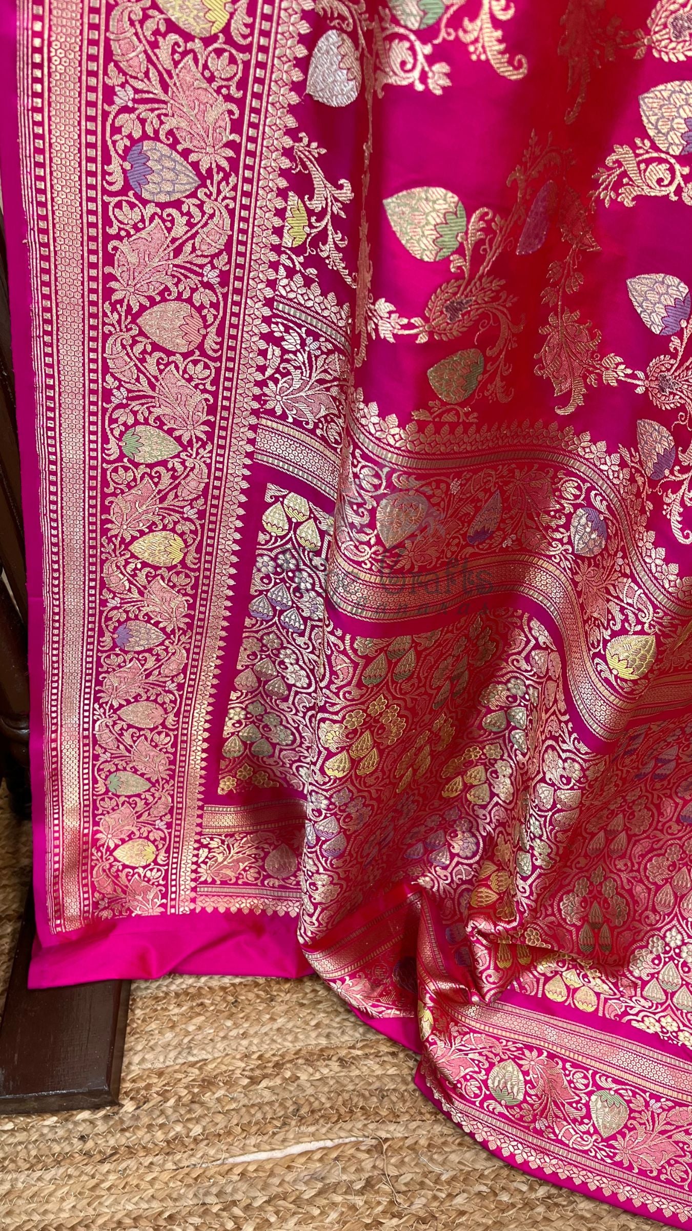 Pure Katan Silk Handloom Banarasi Saree - All Over Kadiyal Jaal Work