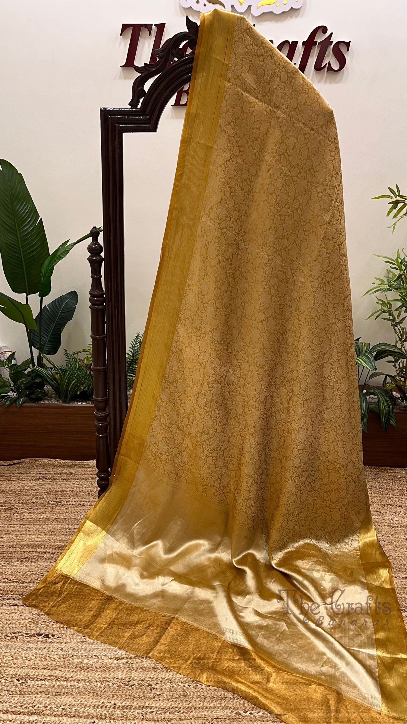 Pure Tissue Brocade Banarasi Saree