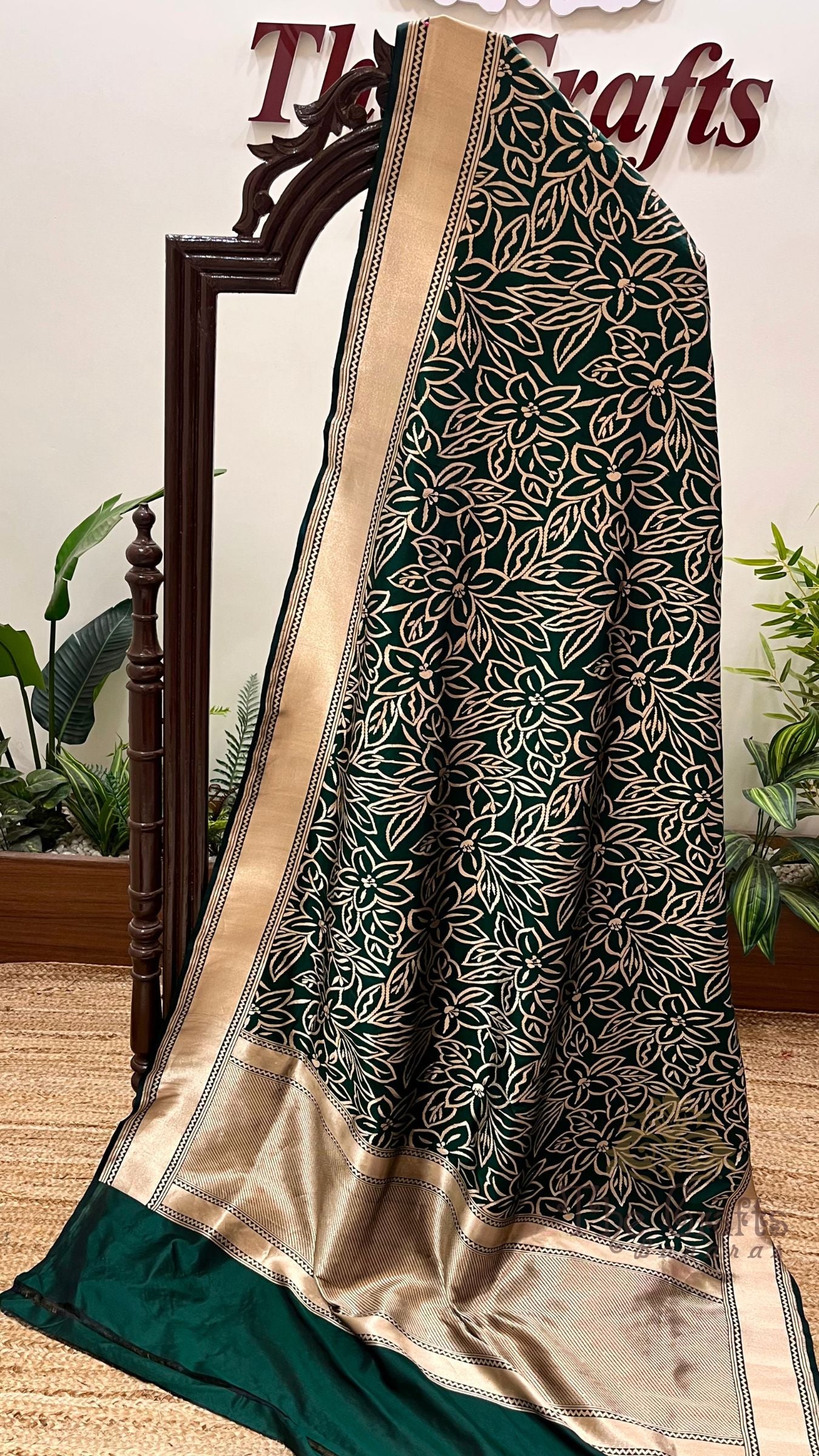 Pure Katan Silk Handloom Banarasi Saree - Jaal work