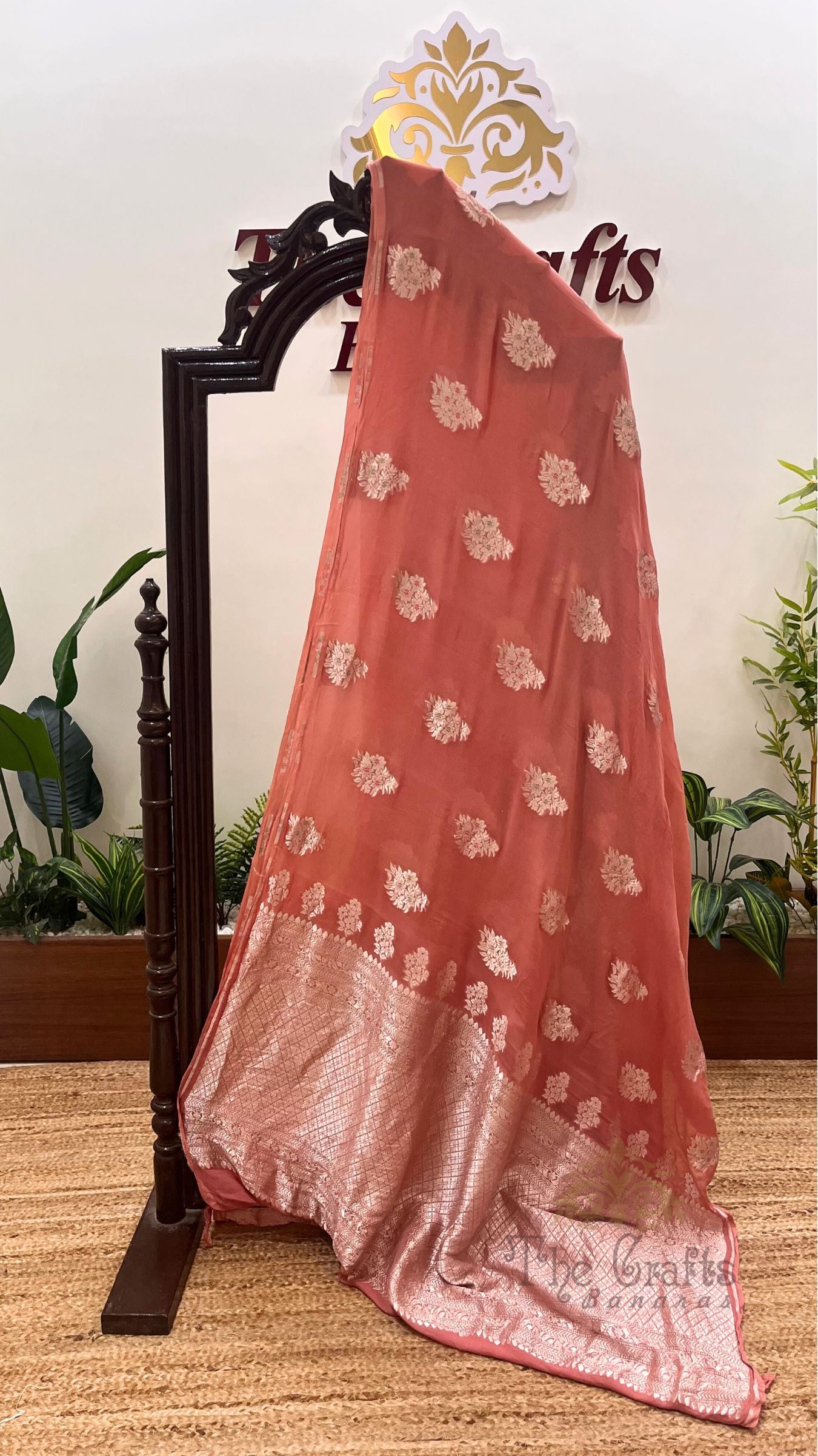 Khaddi Georgette Handloom Banarasi Saree - Jaal with Tilfi Meenakari