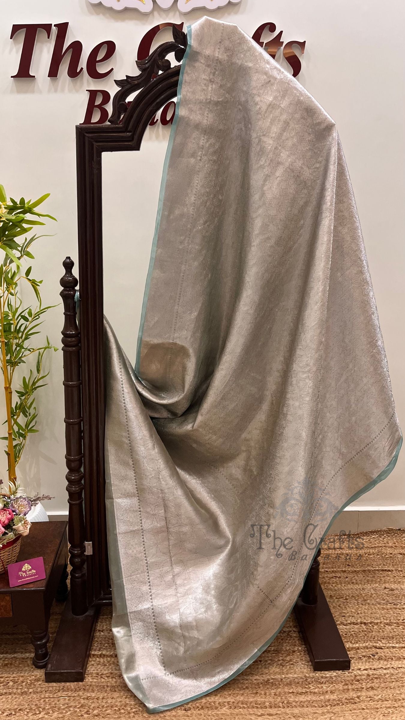 Pure Tissue Brocade Banarasi Saree