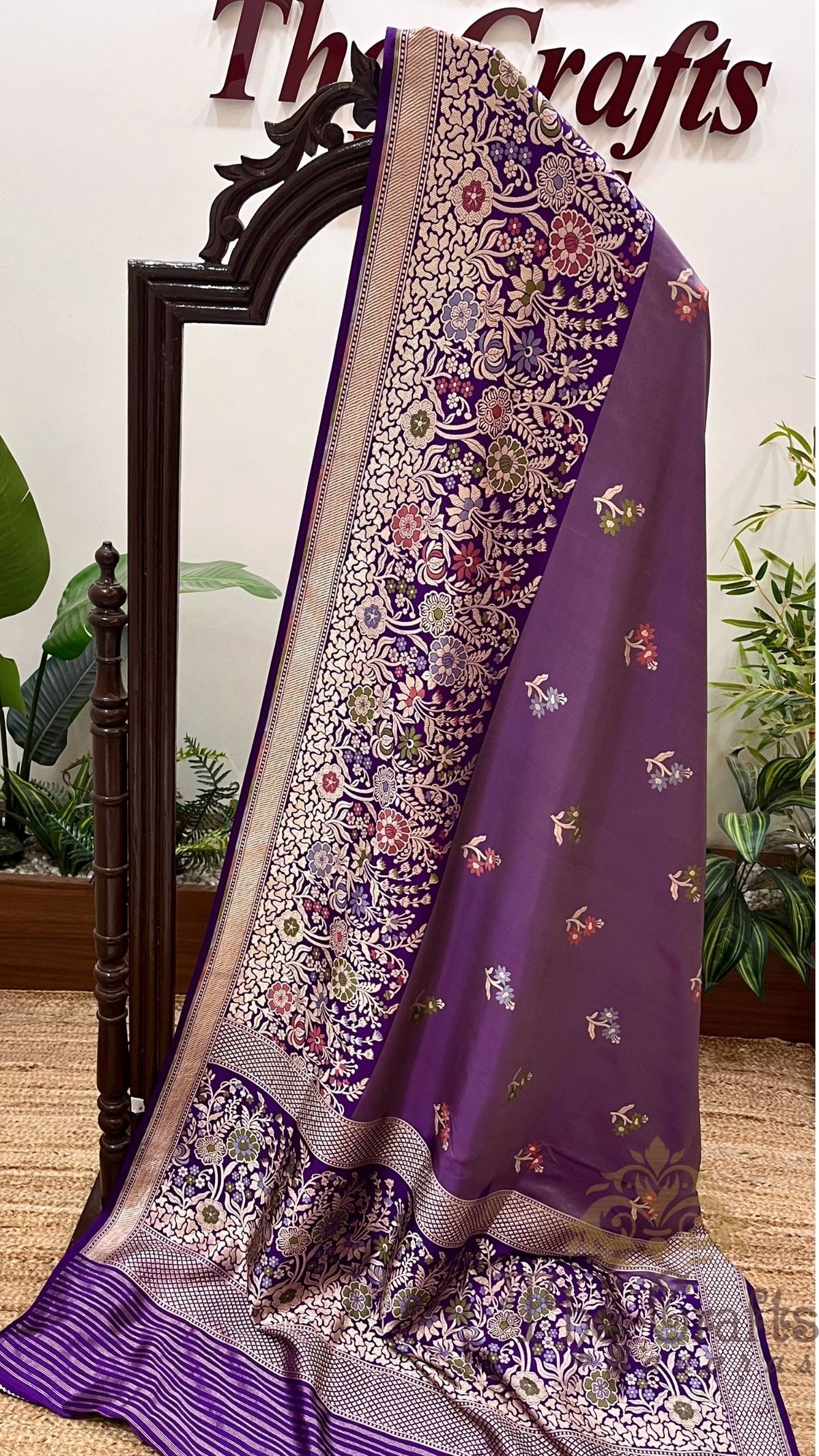 Pure Ektara Katan Silk Handloom Banarasi Saree - with kadhua meenakari motifs