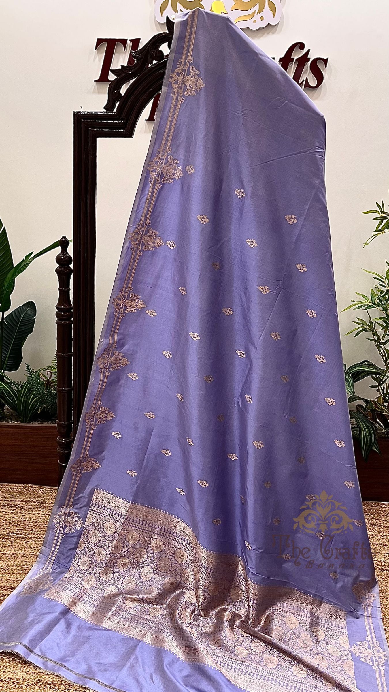 Pure Katan Silk Handloom Banarasi Saree - Kadhua Motifs
