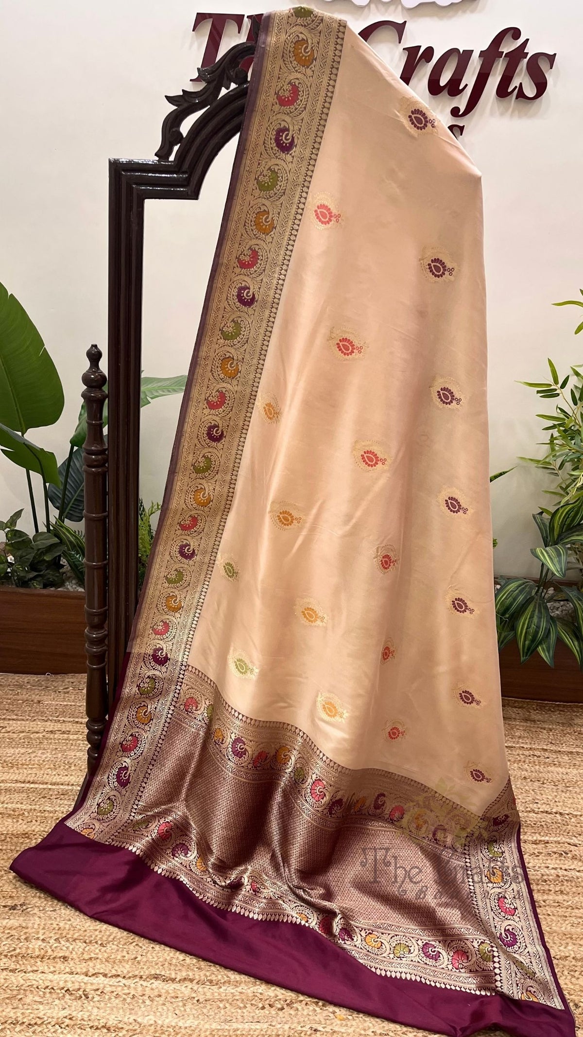 Pure Katan Silk Handloom Banarasi Saree - with kadhua meenakari motifs