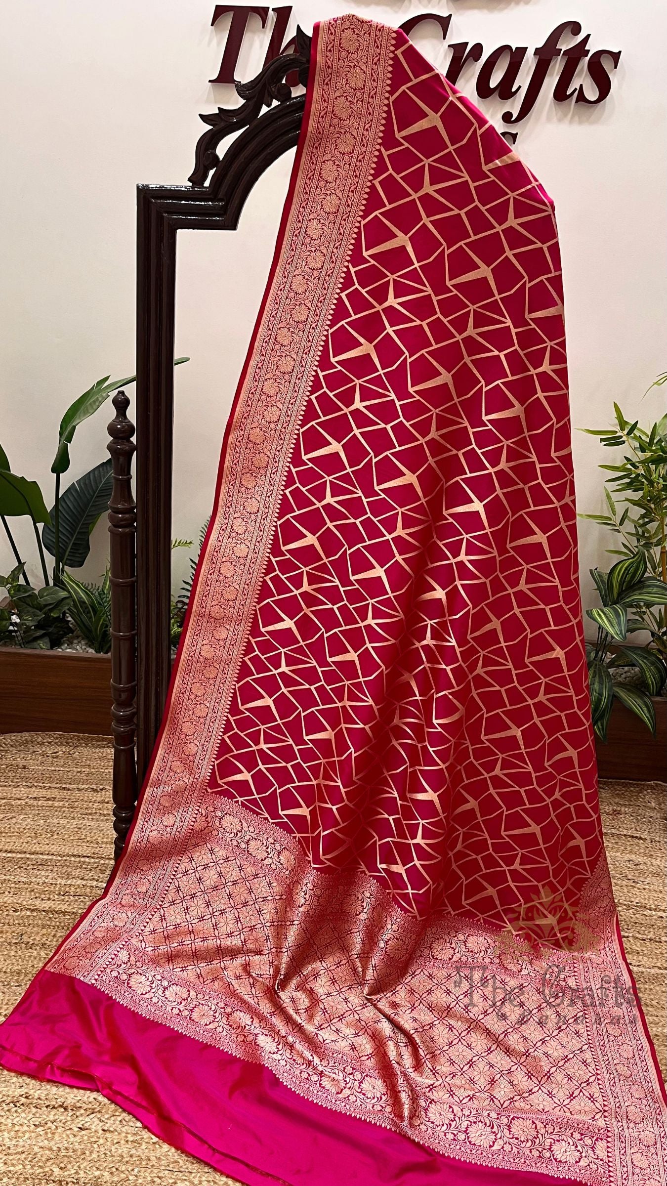 Pure Katan Silk Handloom Banarasi Saree - Jaal work