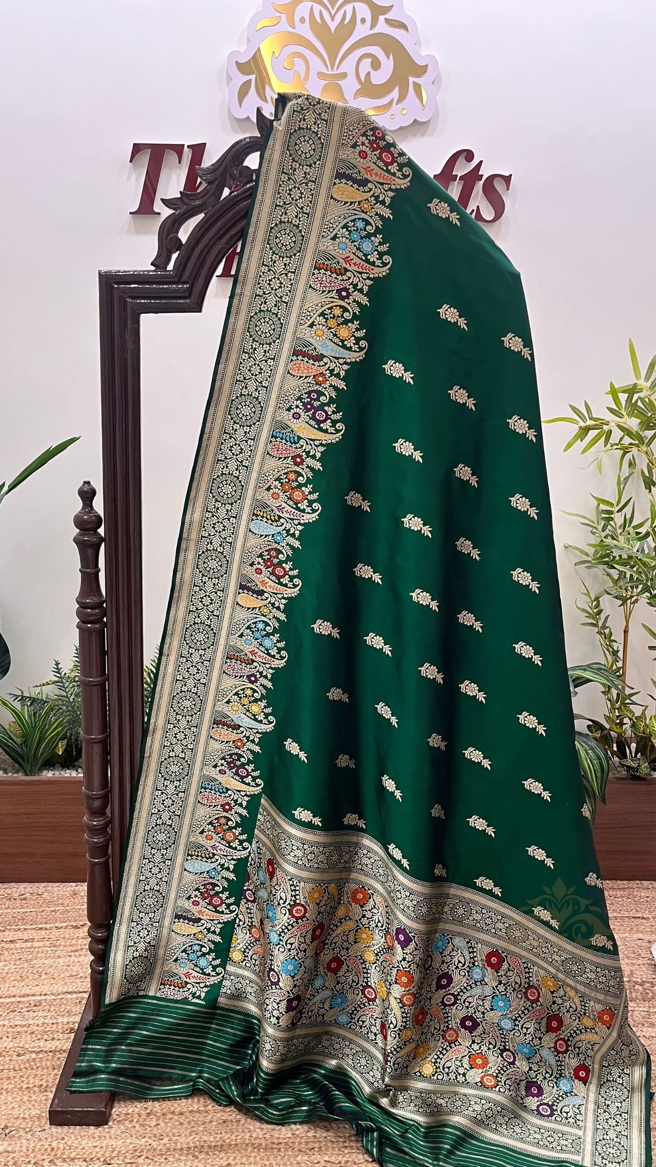 Pure Katan Silk Handloom Banarasi Saree - with kadhua meenakari motifs