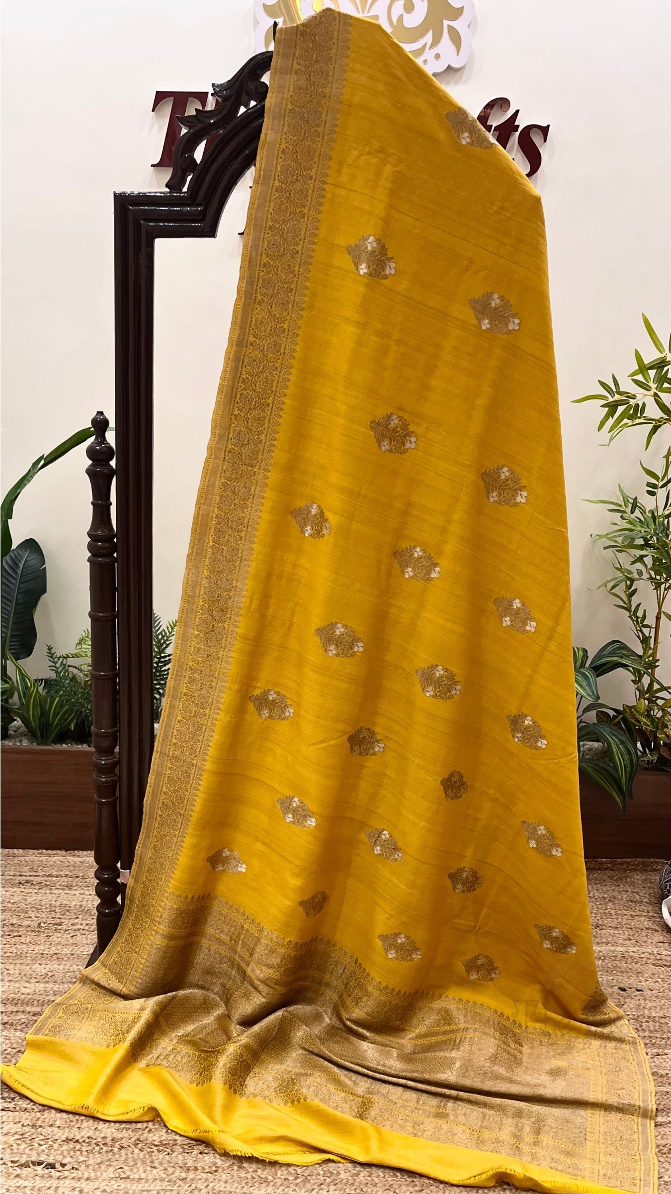 Tussar Georgette Handloom Banarasi Saree - with Sona Rupa Kadhua Motifs