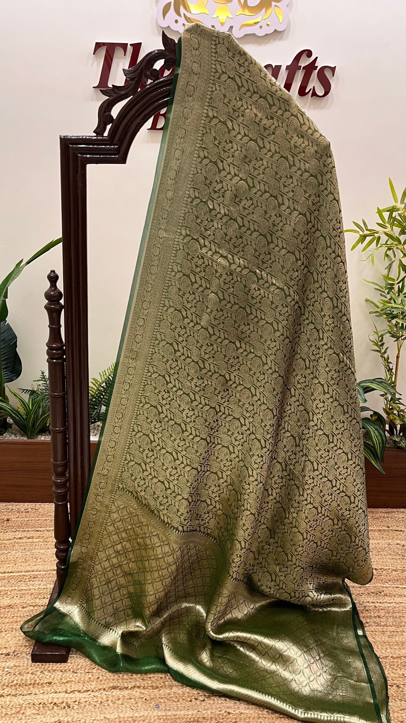 Pure Tissue Brocade Banarasi Saree