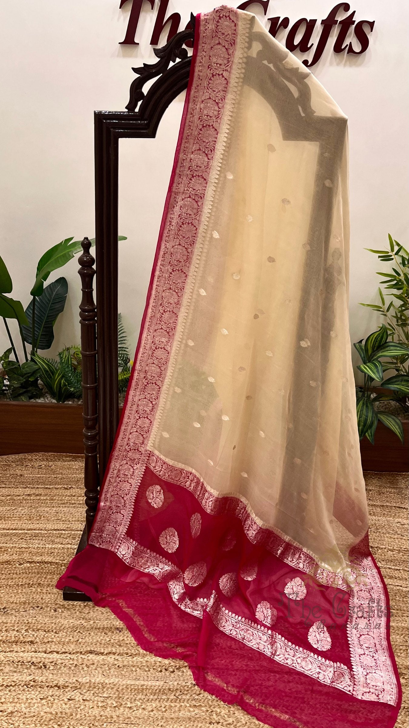Pure Georgette Handloom Banarasi Saree