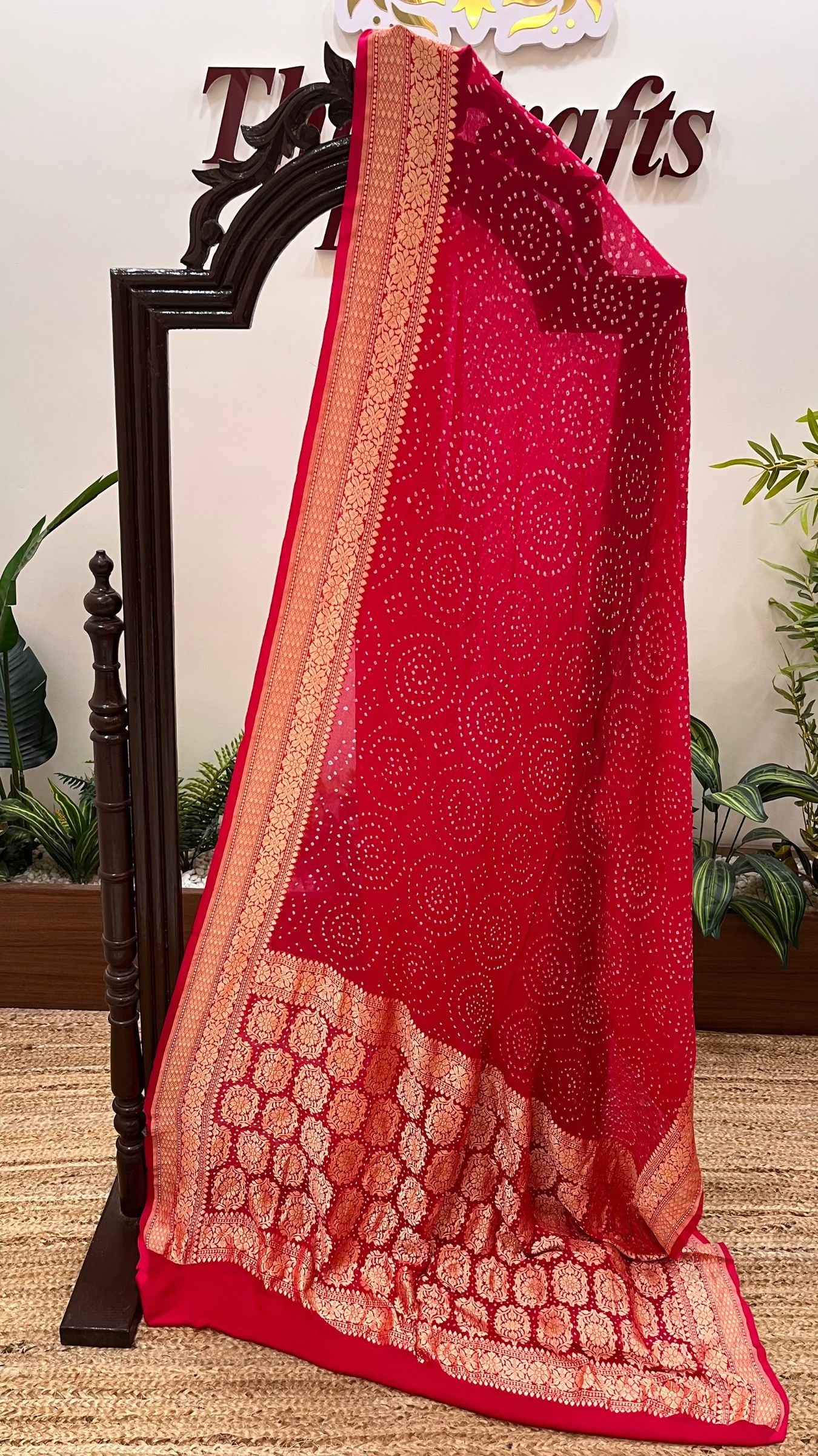 Pure Georgette Banarasi Handloom Bandhej Saree