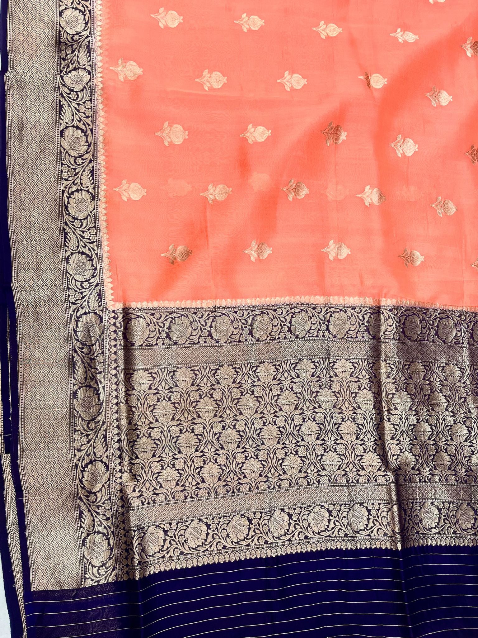 Pure Kora Silk Handloom Banarasi Saree - With Kadhua motifs