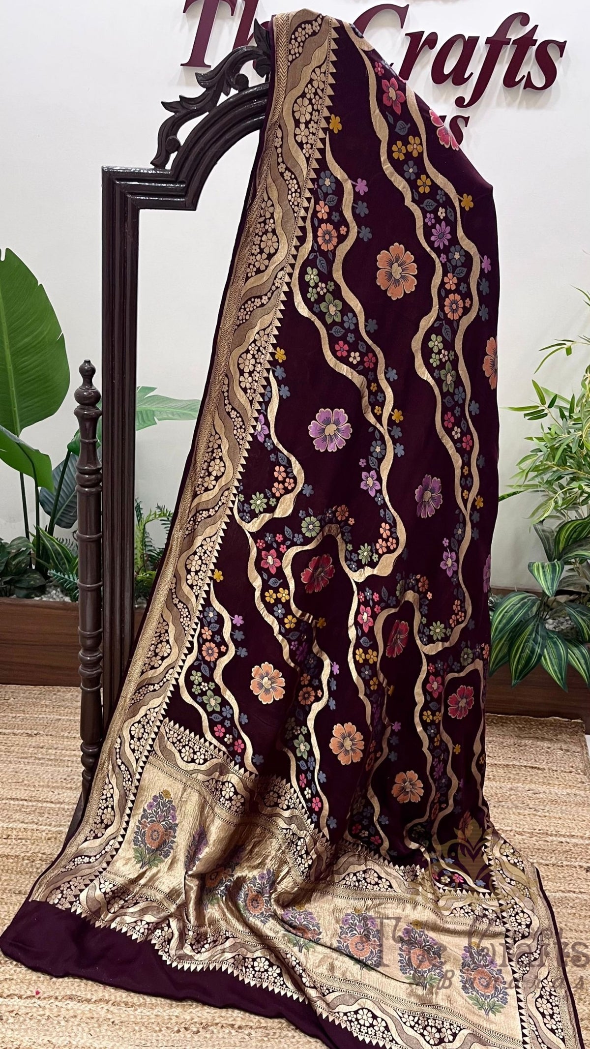 Khaddi Georgette Handloom Banarasi Saree - Jaal with Meenakari