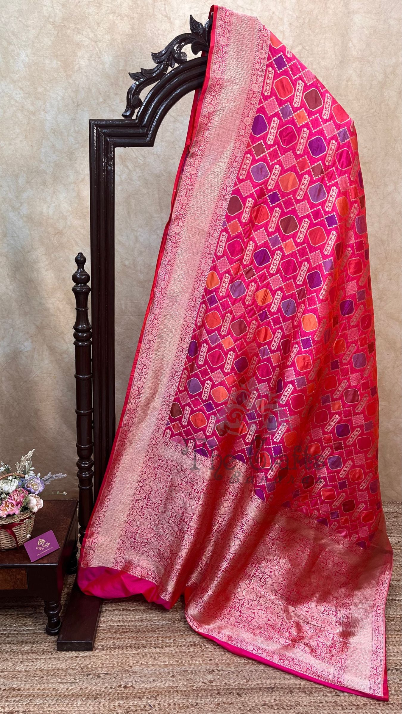 Rangkat Pure Katan Silk Handloom Banarasi Saree - with Jaal Work with meenakari