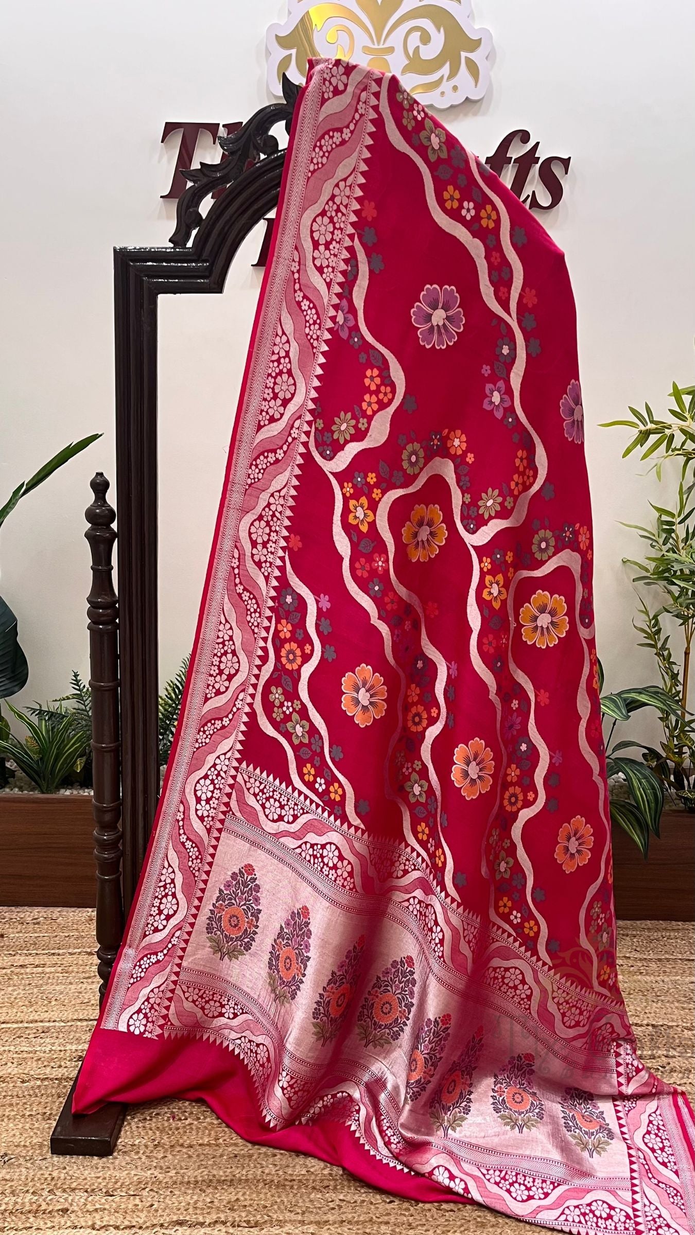 Khaddi Georgette Handloom Banarasi Saree - Jaal with Meenakari