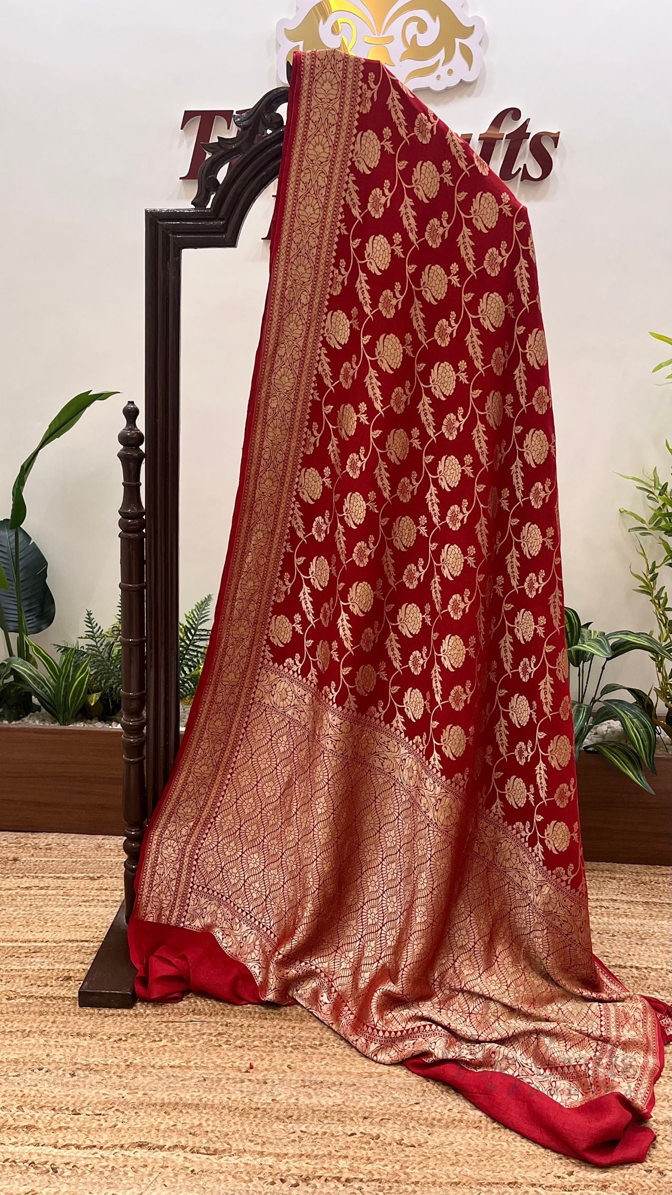 Tussar Georgette Handloom Banarasi Saree - Meenakari