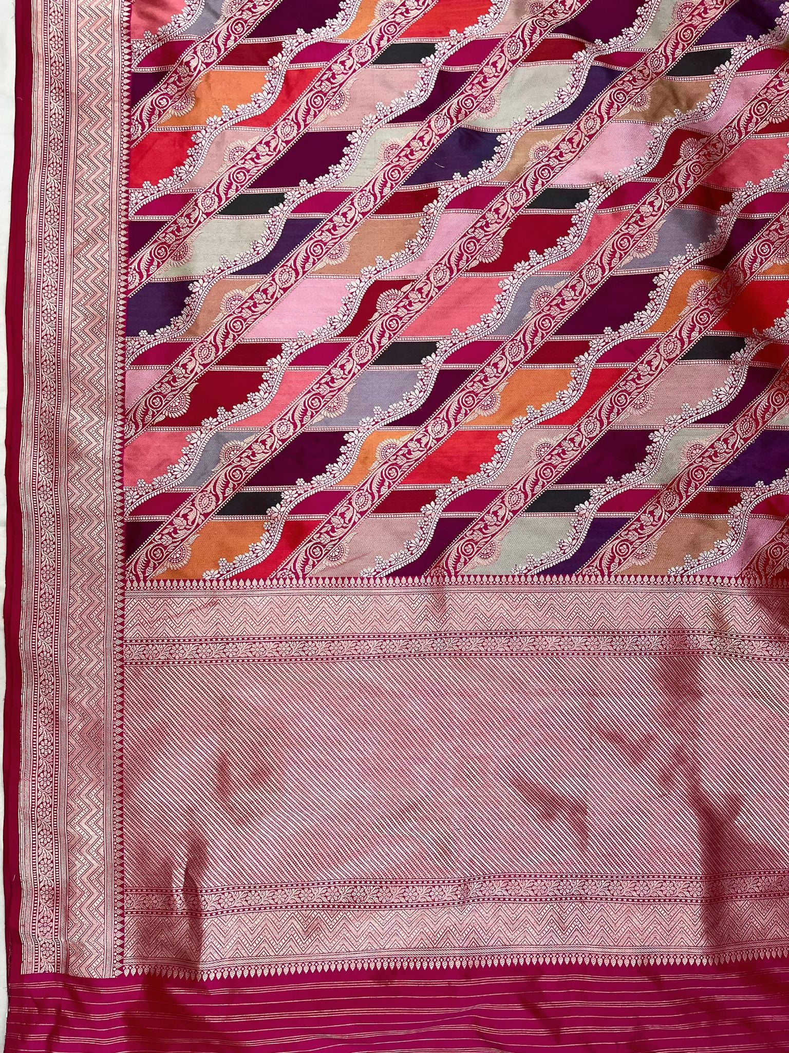 Rangkat Pure Katan Silk Handloom Banarasi Saree - with kadhua work