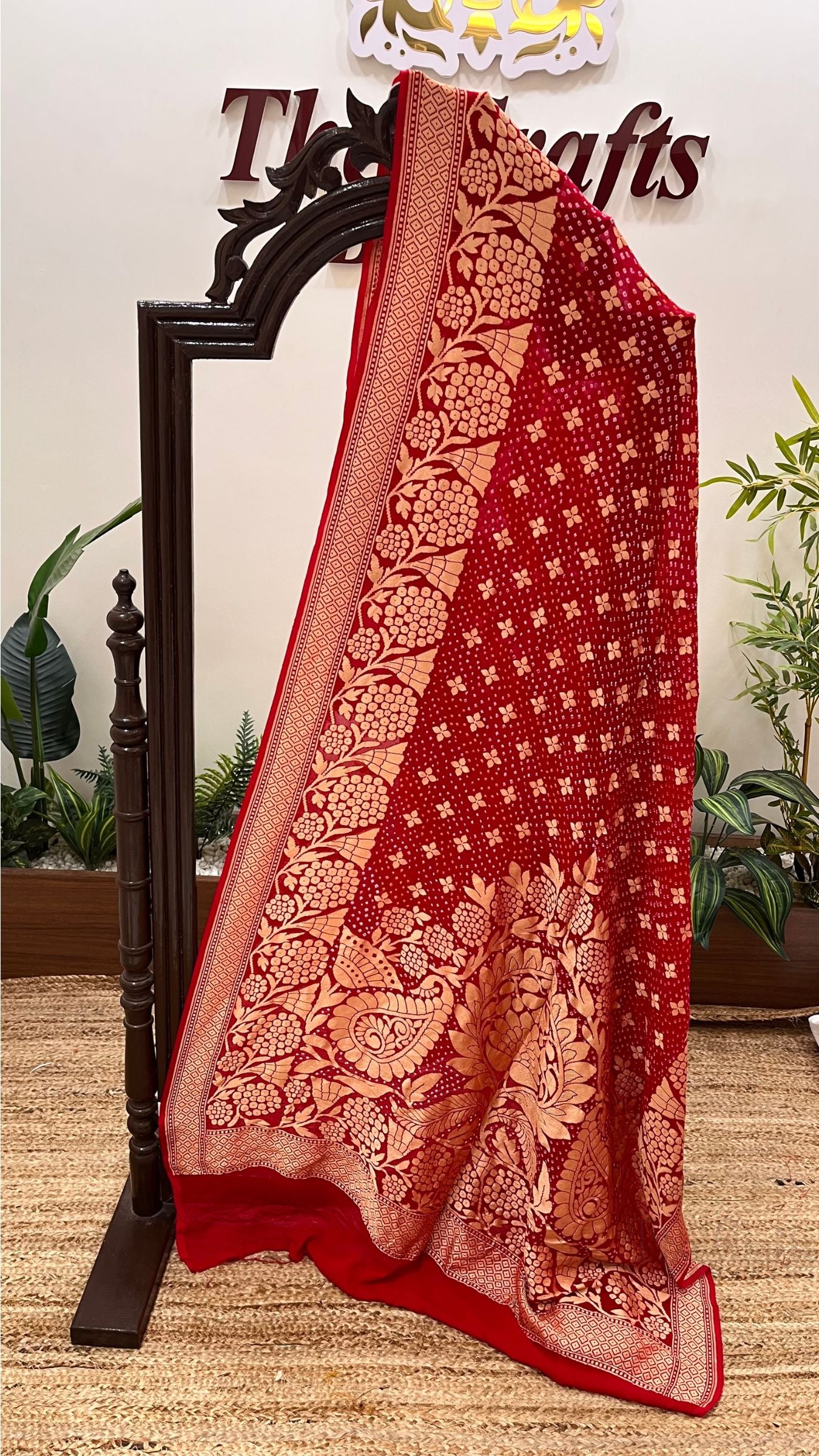 Khaddi Georgette Banarasi Handloom Bandhej Dupatta