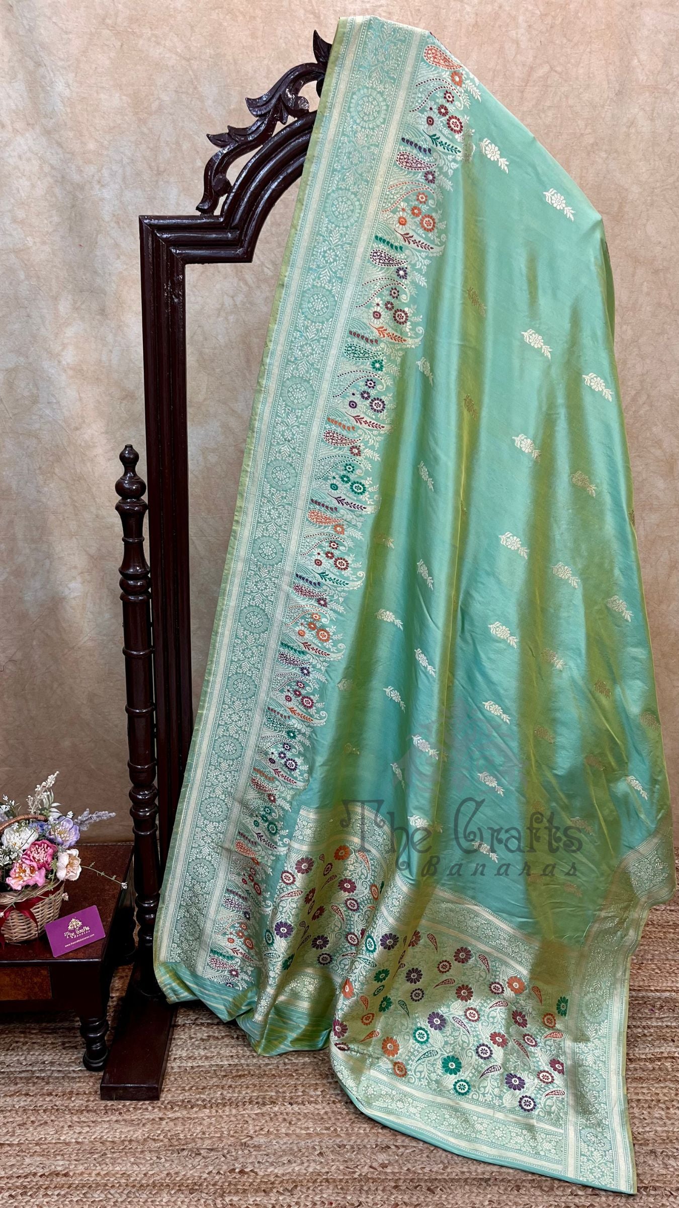 Pure Katan Silk Handloom Banarasi Saree - with kadhua meenakari motifs