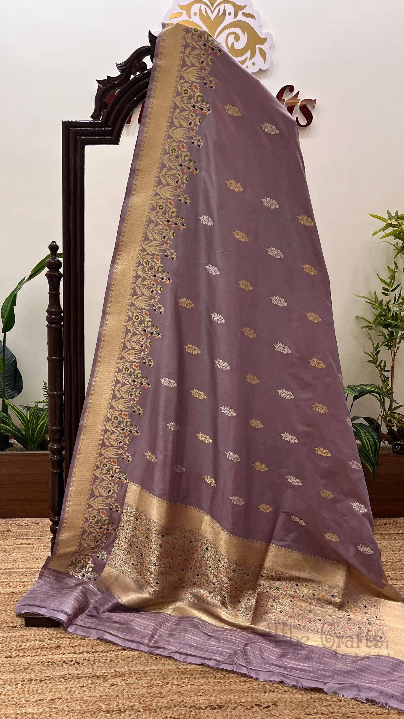 Pure Katan Silk Handloom Banarasi Saree - With Sona Rupa Kadhua Motifs