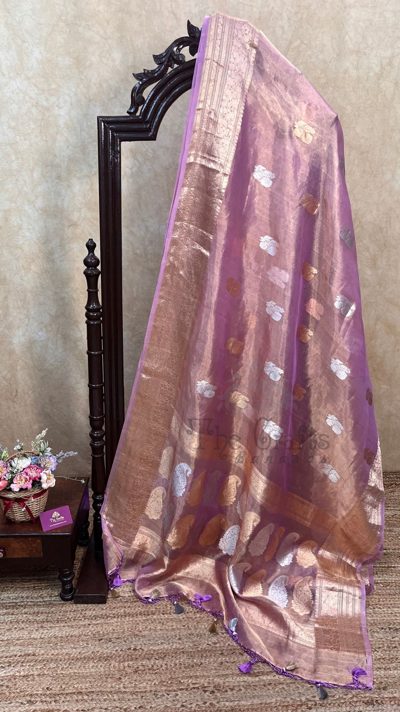 Pure Tissue Silk Handloom Banarasi Saree- Kadhua Motifs