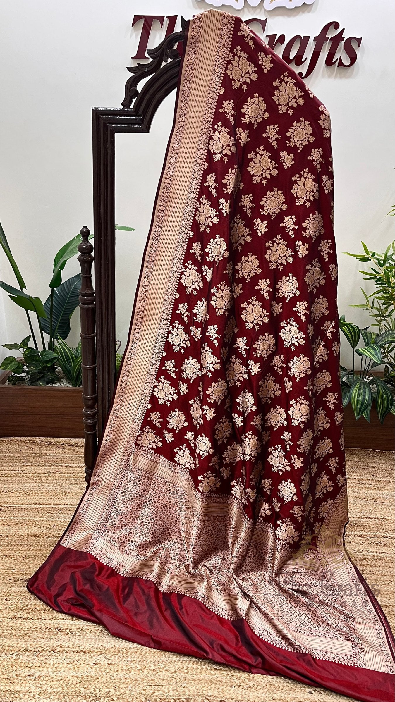 Pure Katan Silk Handloom Banarasi Saree - Jaal work