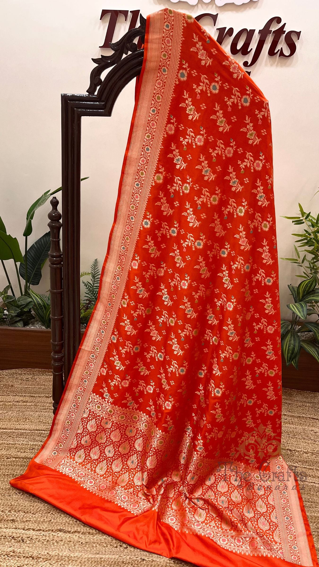 Pure Katan Silk Handloom Banarasi Saree - Jaal Work with Meenakari