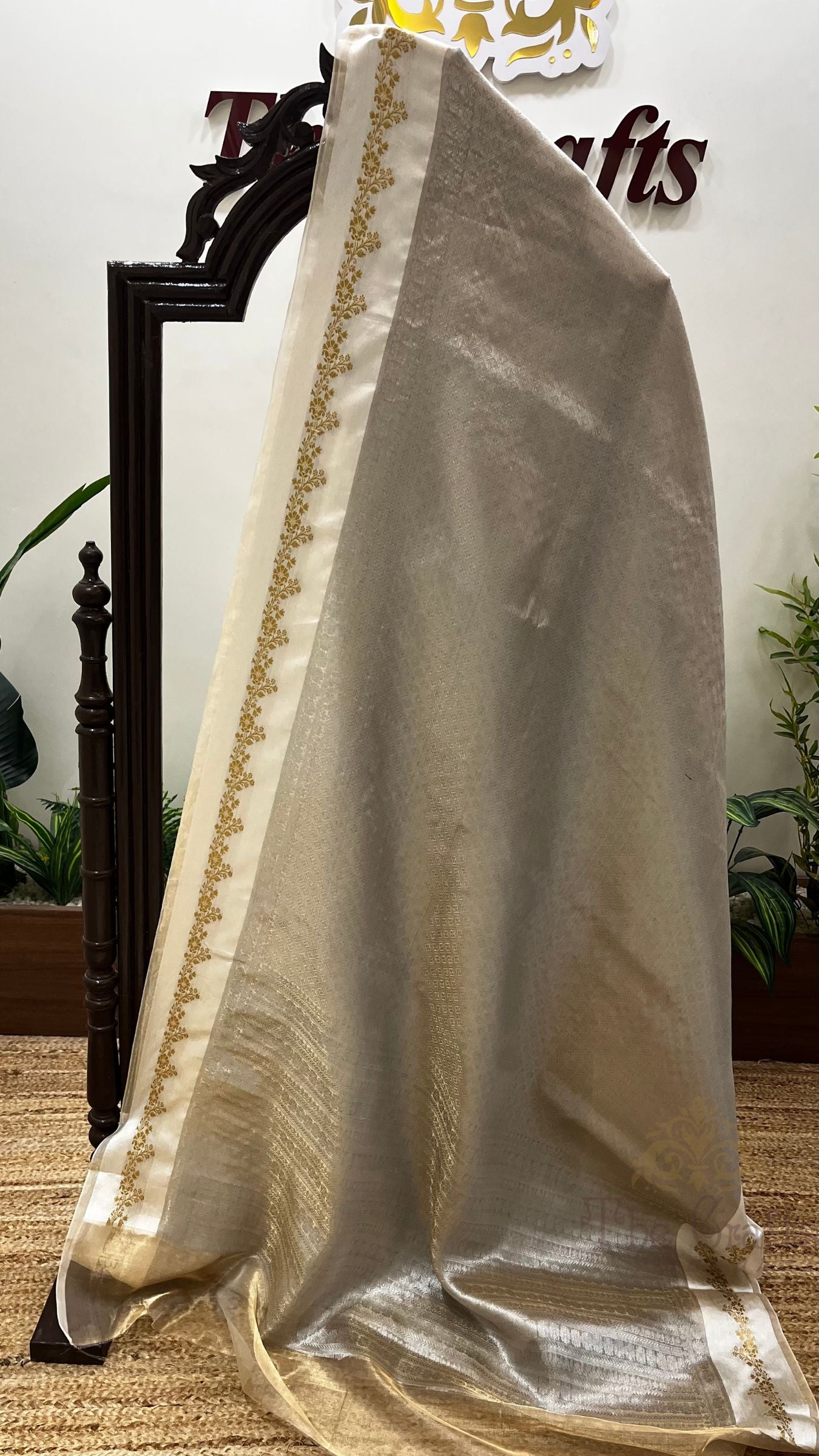 Pure Tissue Silk Brocade Banarasi Saree