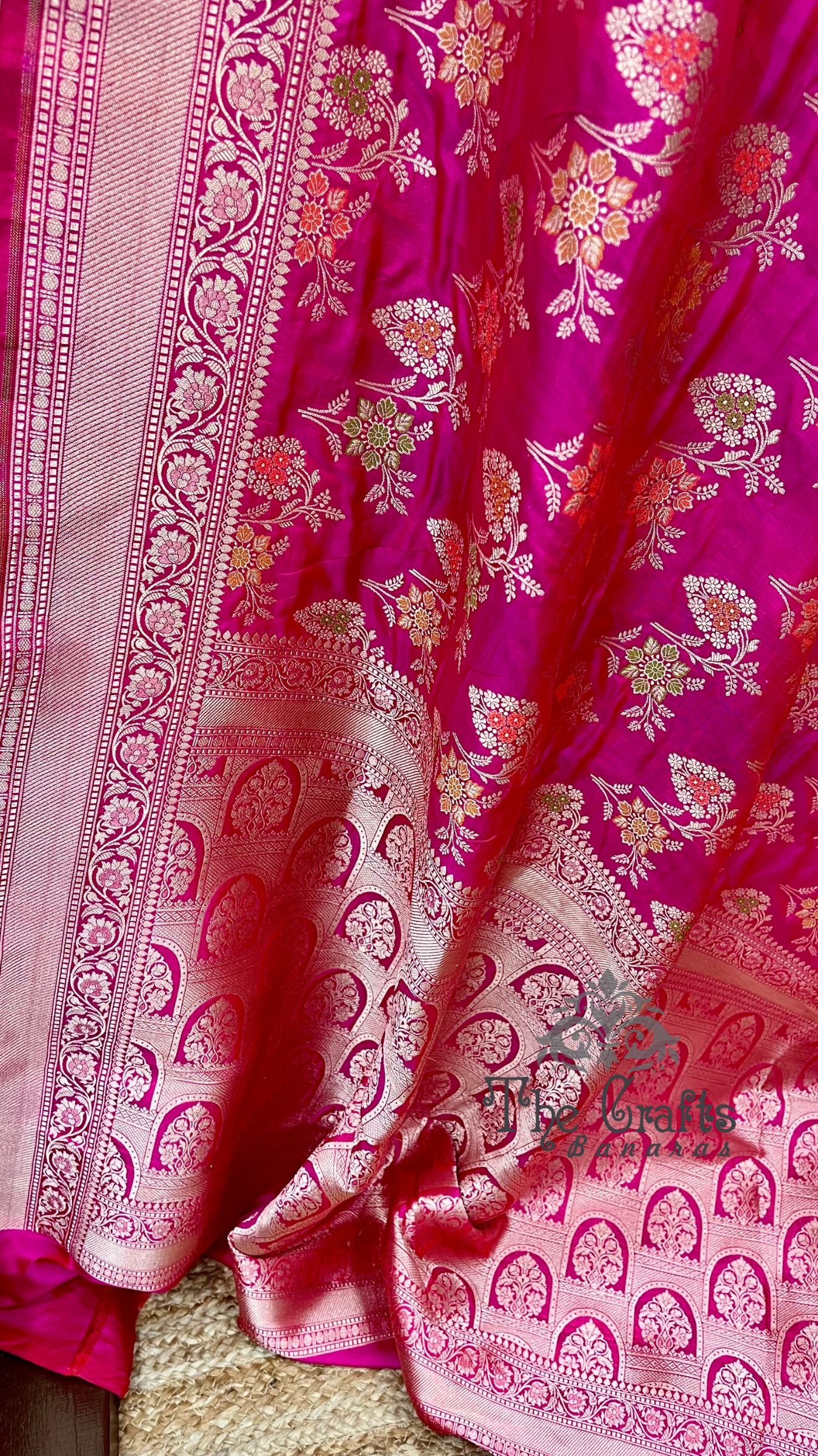 Pure Katan Silk Handloom Banarasi Saree - Jaal With Meenakari