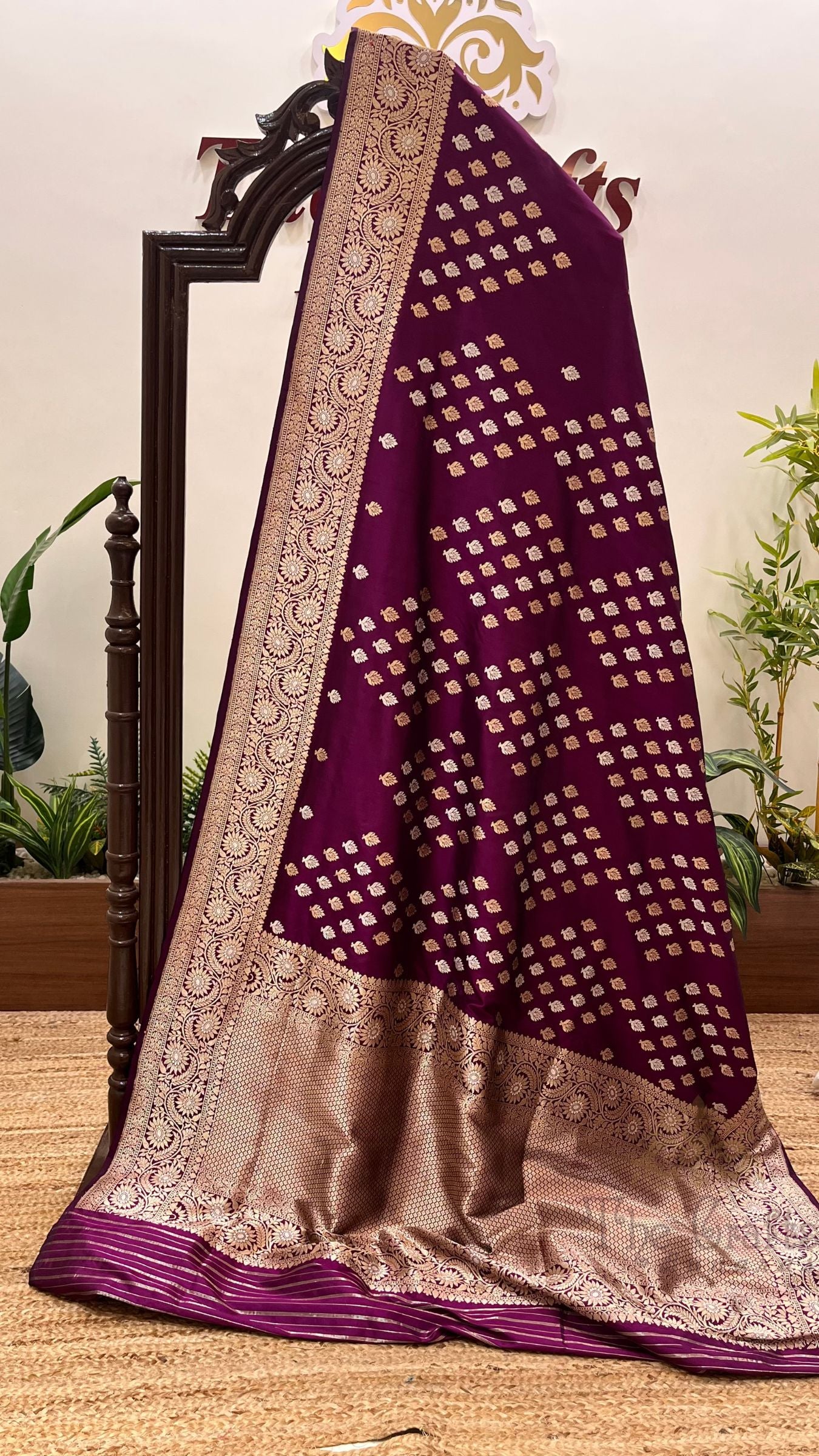 Pure Katan Silk Handloom Banarasi Saree - with kadhua sona rupa motifs